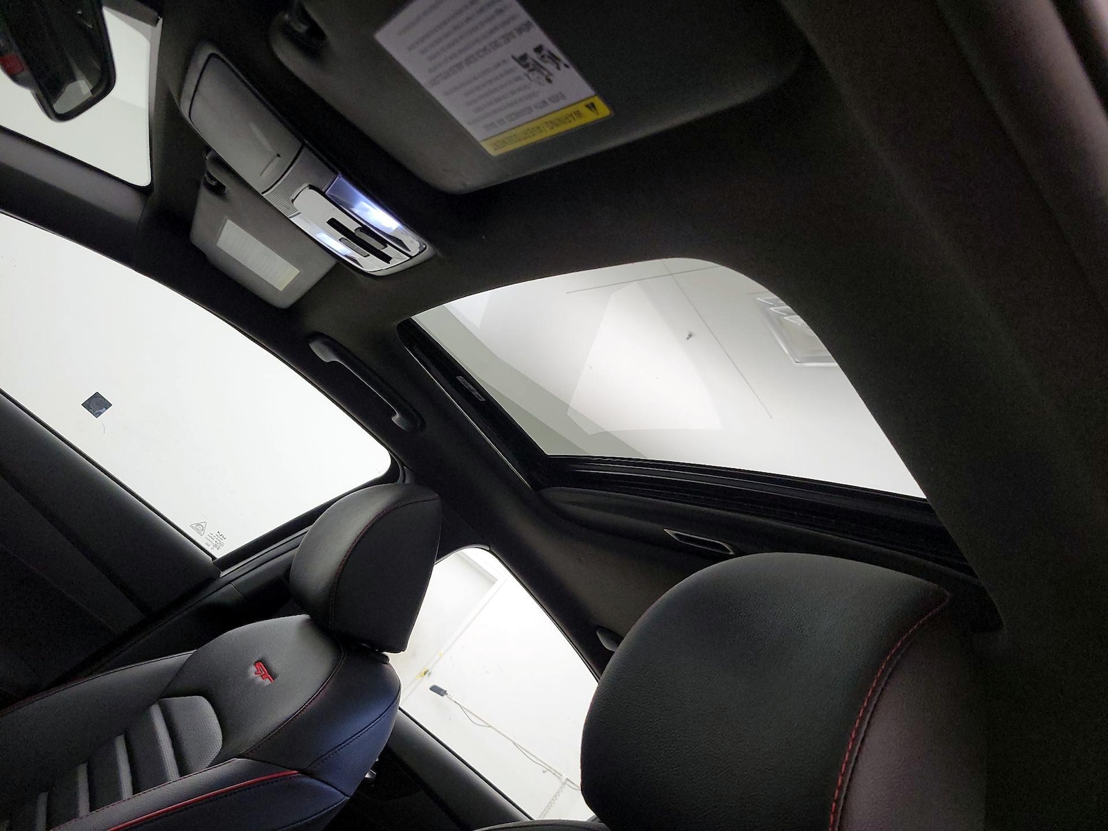 Sunroof(s) & Overhead Airbags