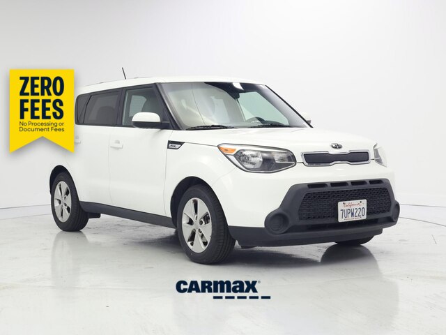 White 2016 Kia Soul Wagon Automatic