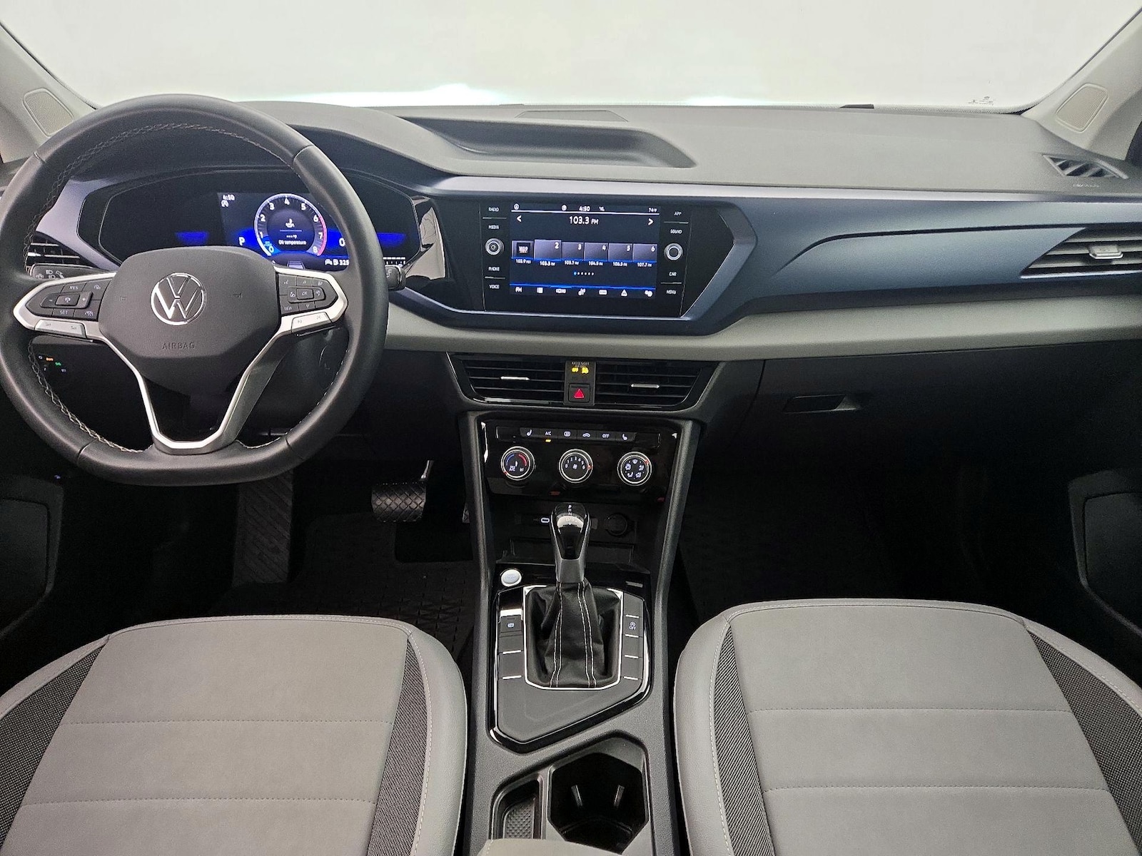 2023 Volkswagen Taos SE - Photo 10
