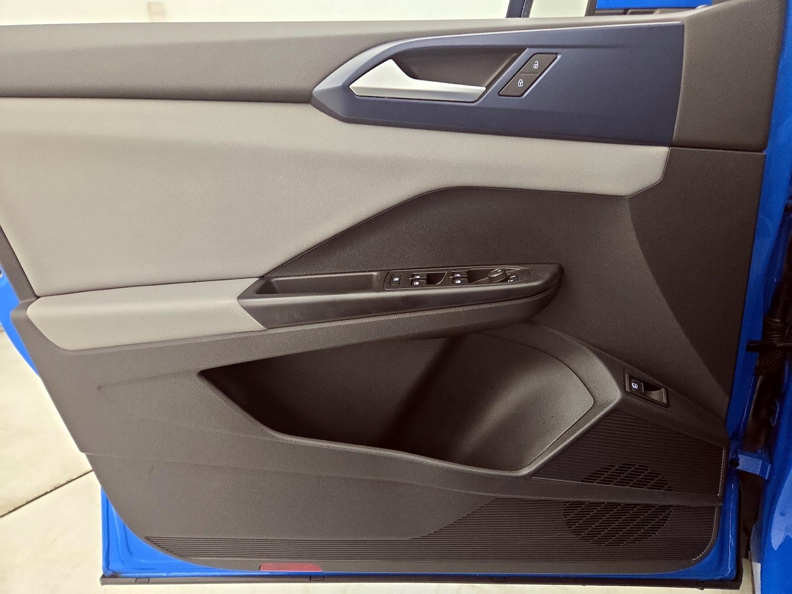 2023 Volkswagen Taos SE - Photo 13