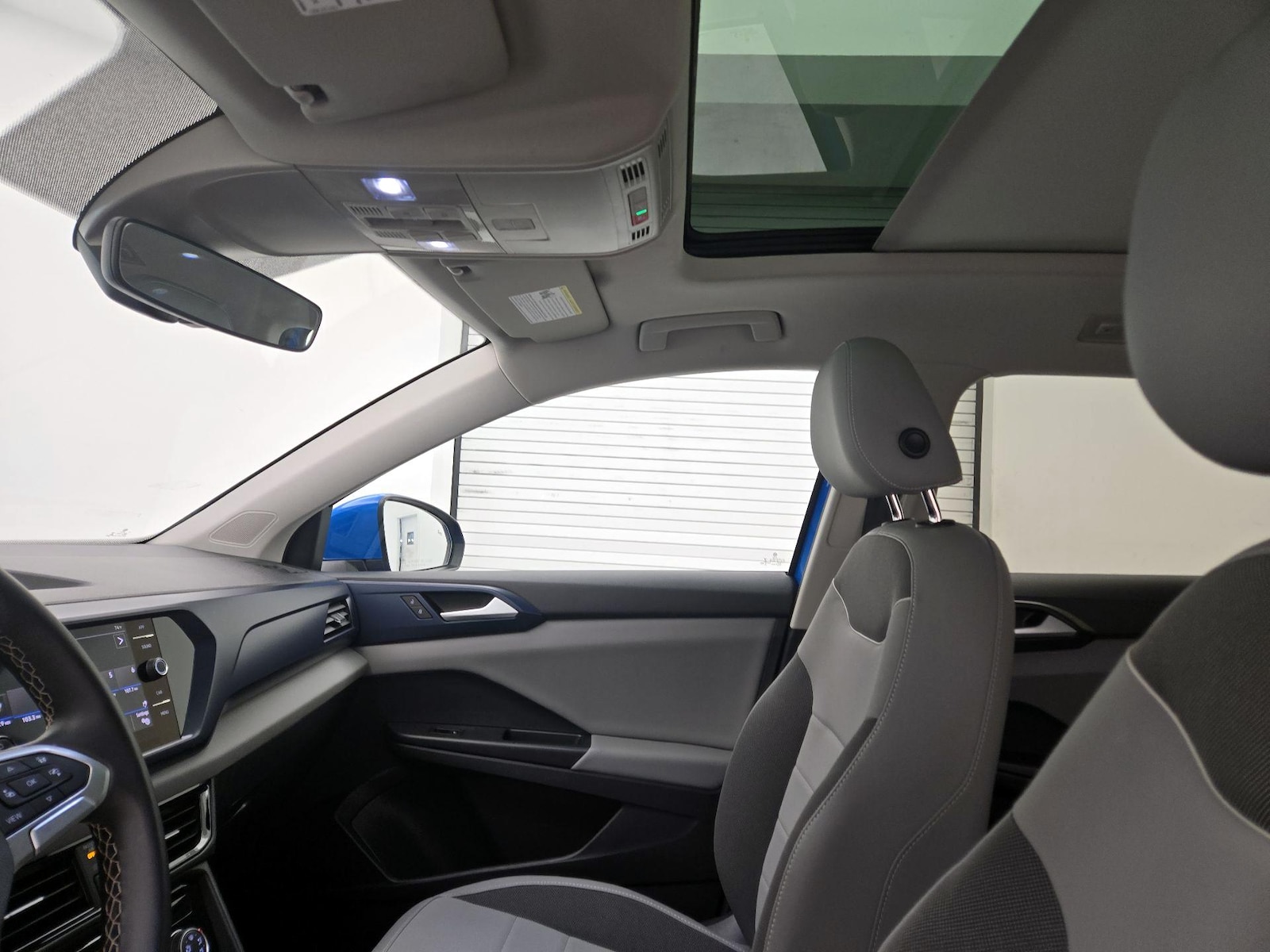 2023 Volkswagen Taos SE - Photo 18