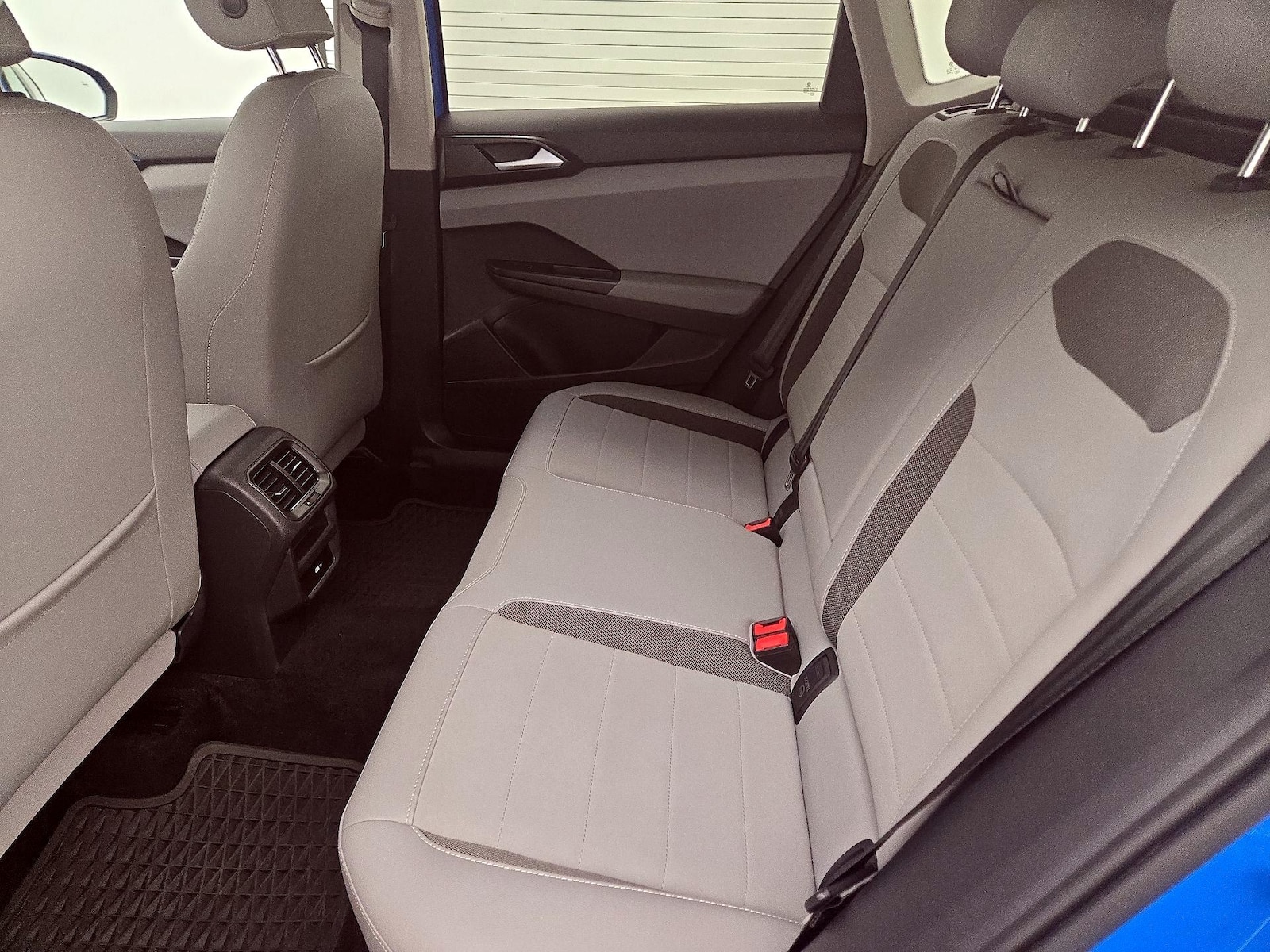 2023 Volkswagen Taos SE - Photo 19