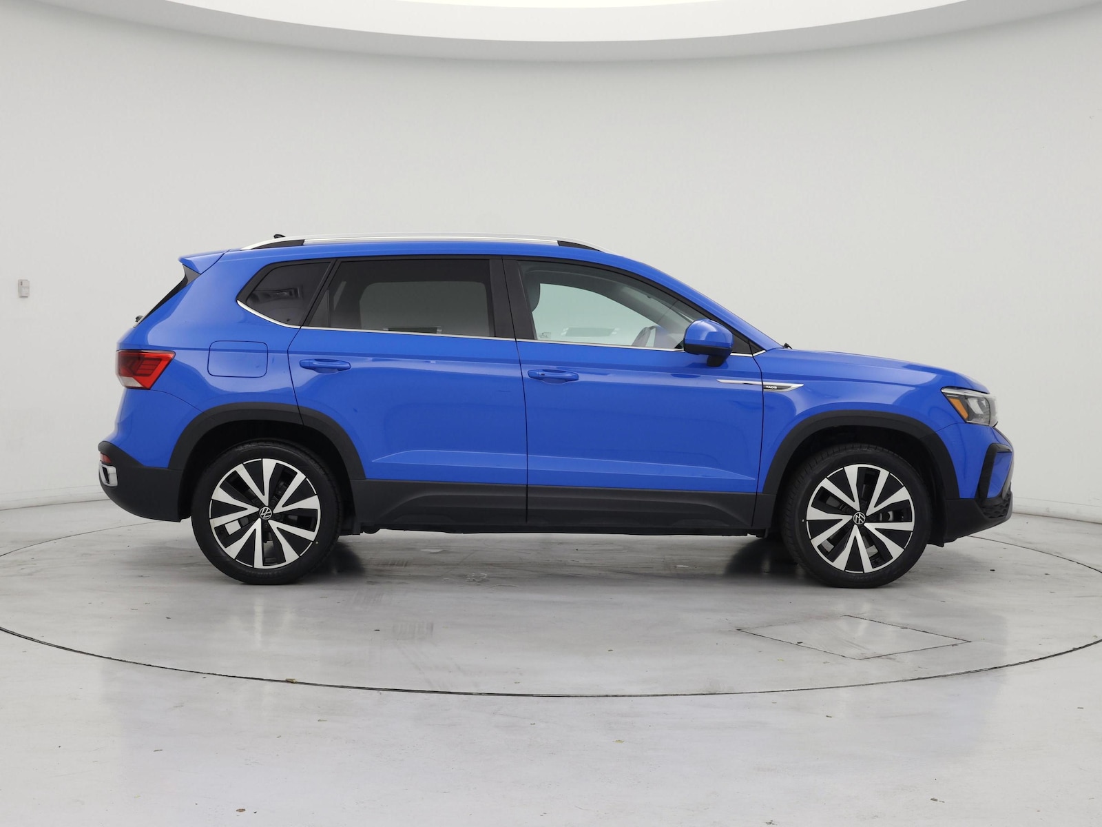 2023 Volkswagen Taos SE - Photo 8
