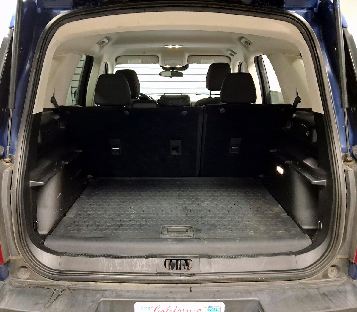 Trunk/Cargo (Seats Up)