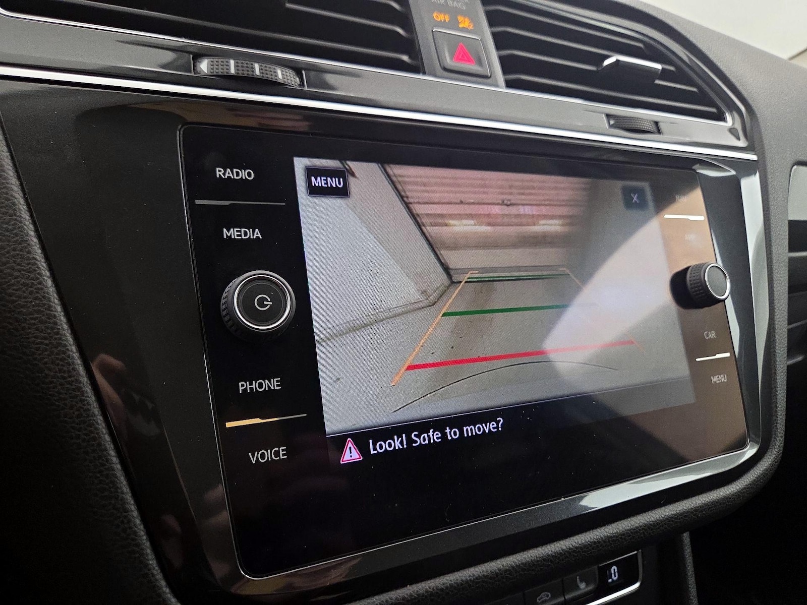 2018 Volkswagen Tiguan SEL Premium - Photo 16
