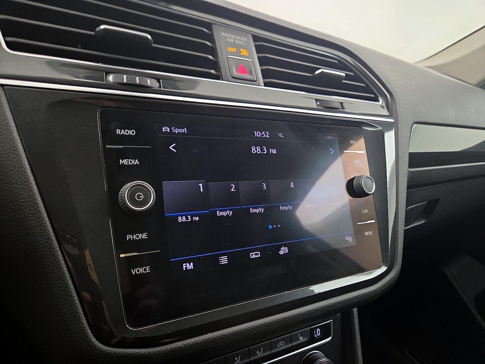 2018 Volkswagen Tiguan SEL Premium - Photo 17