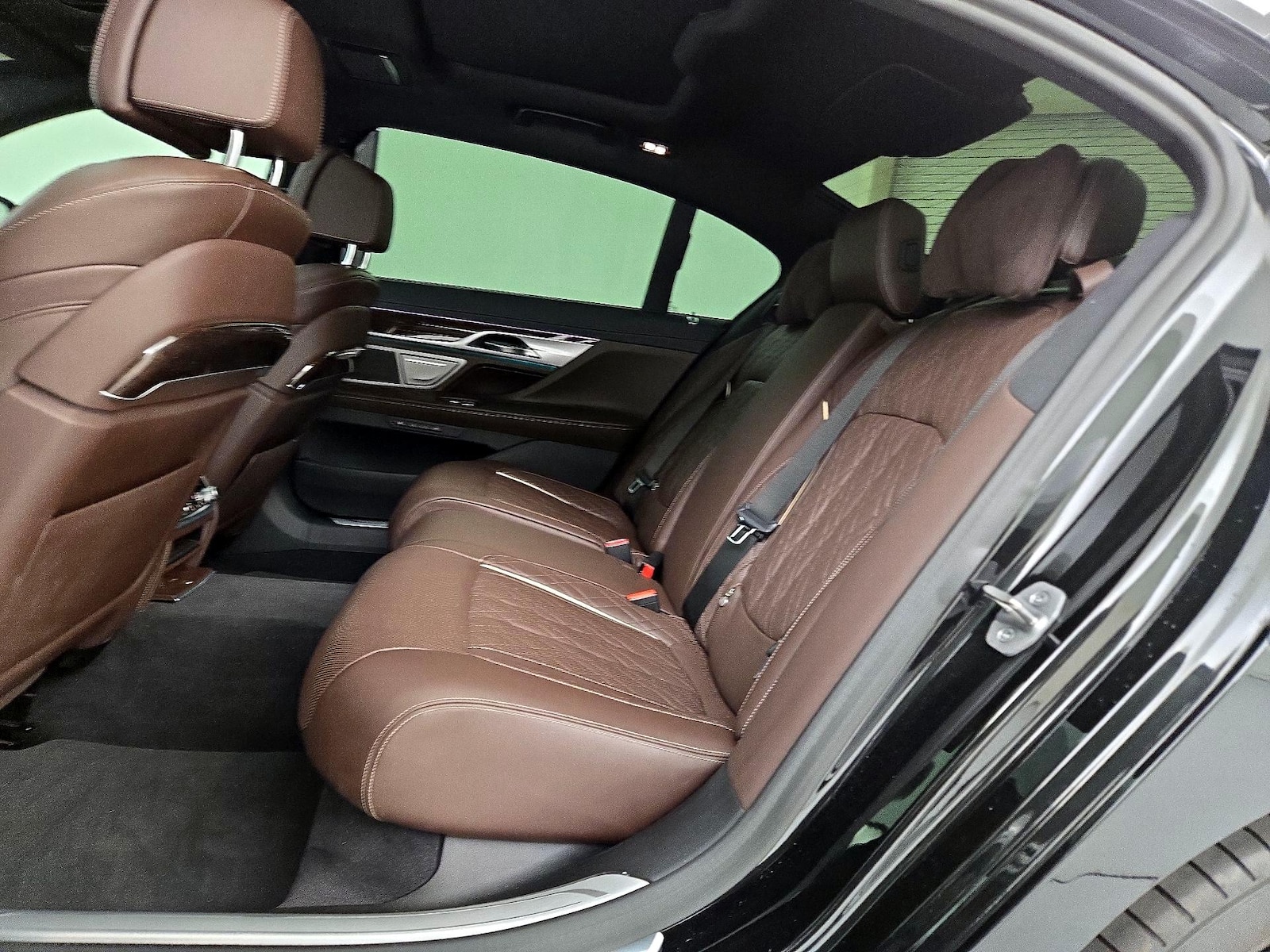 Rear A/C Seat(s)