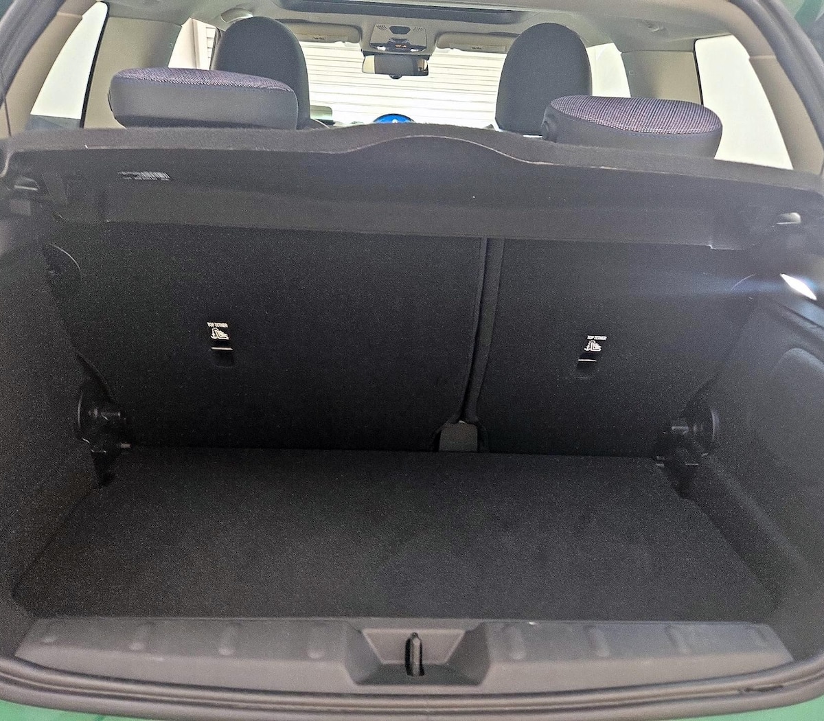 Trunk/Cargo (Seats Up)