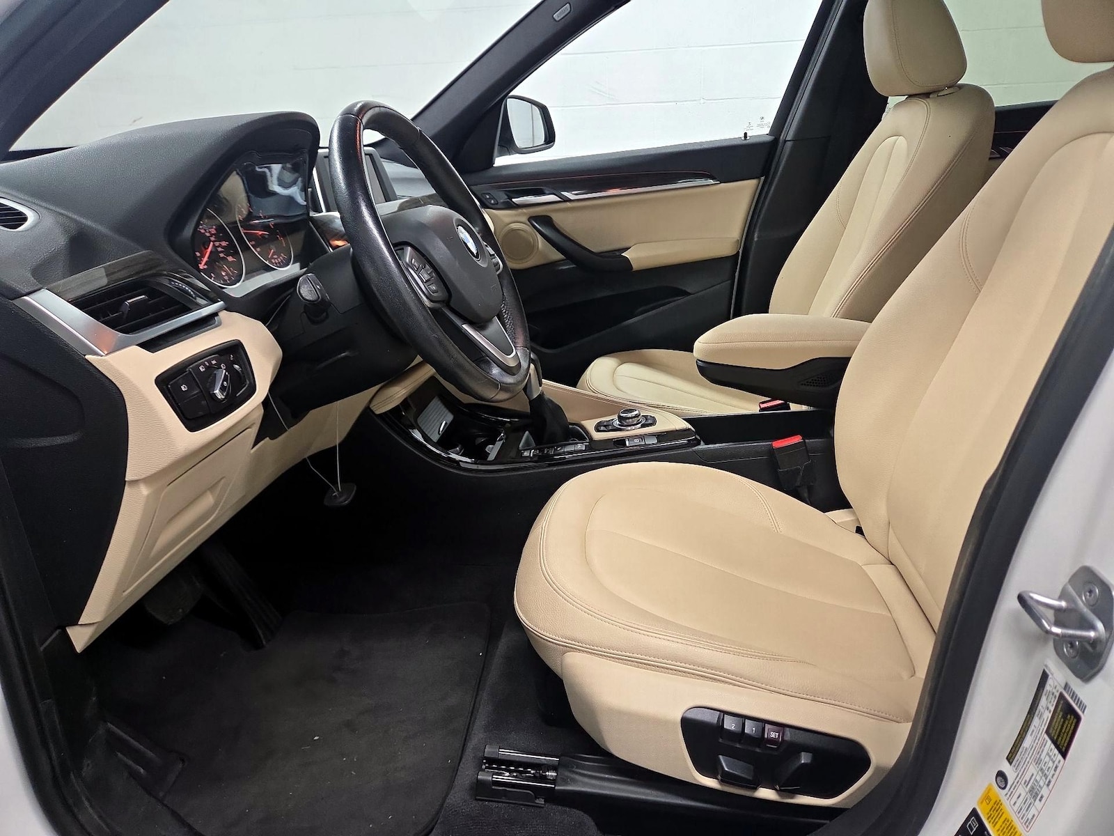 Power Seat(s) & Leather Seats