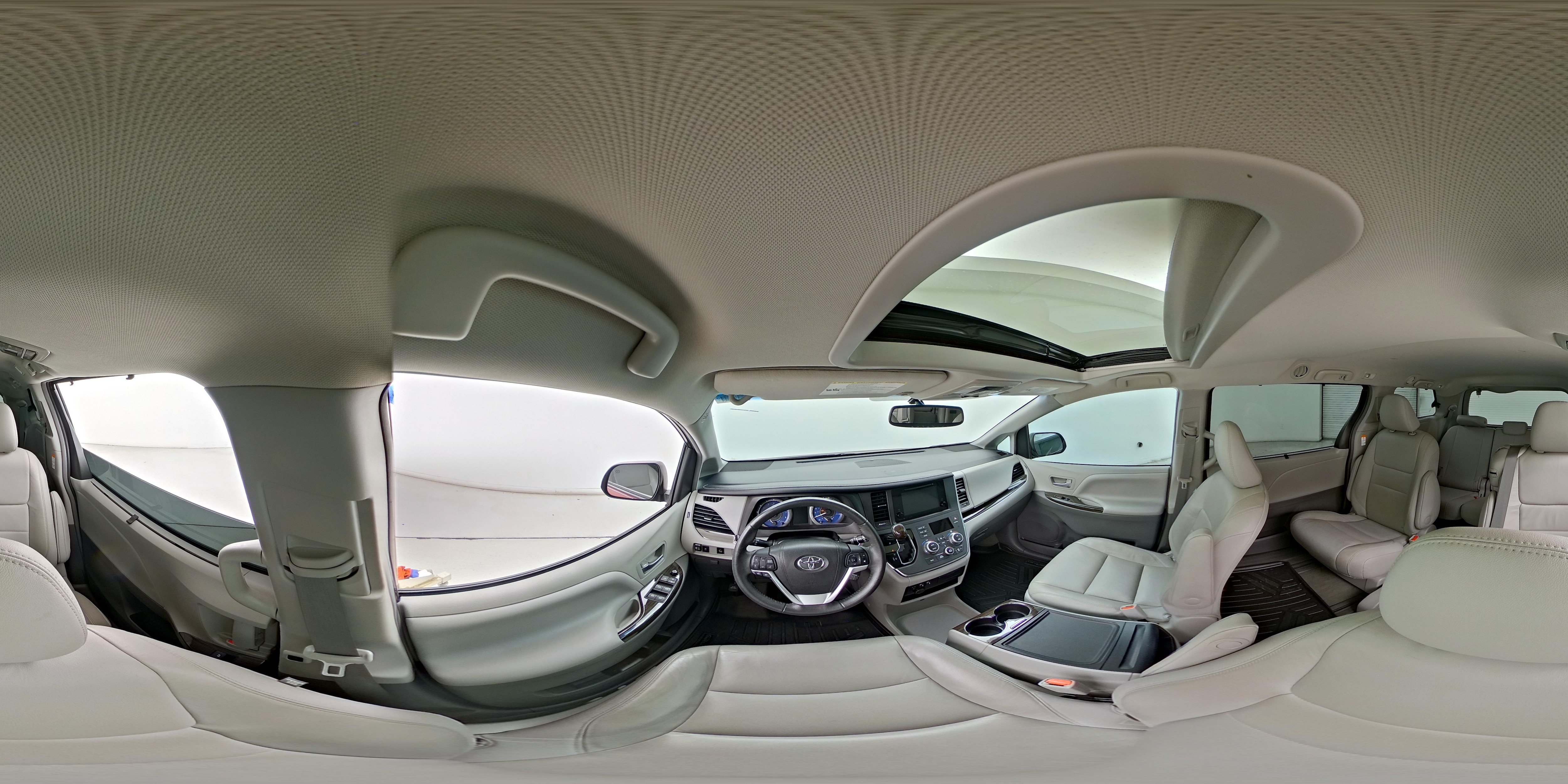 2017 Toyota Sienna XLE - Photo 26