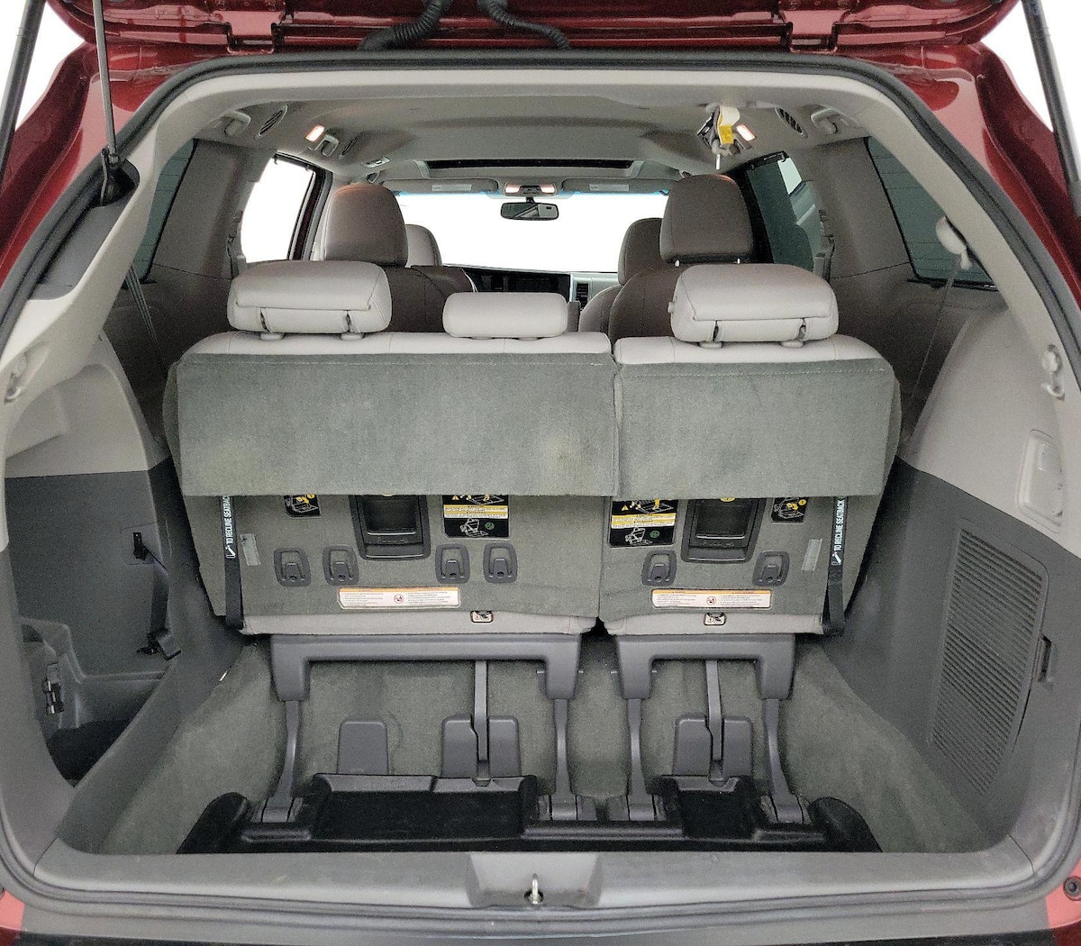 Trunk/Cargo (Seats Up)