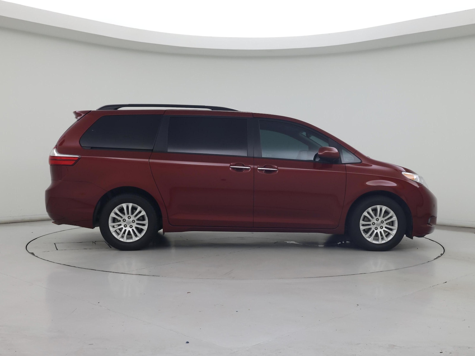 2017 Toyota Sienna XLE - Photo 8