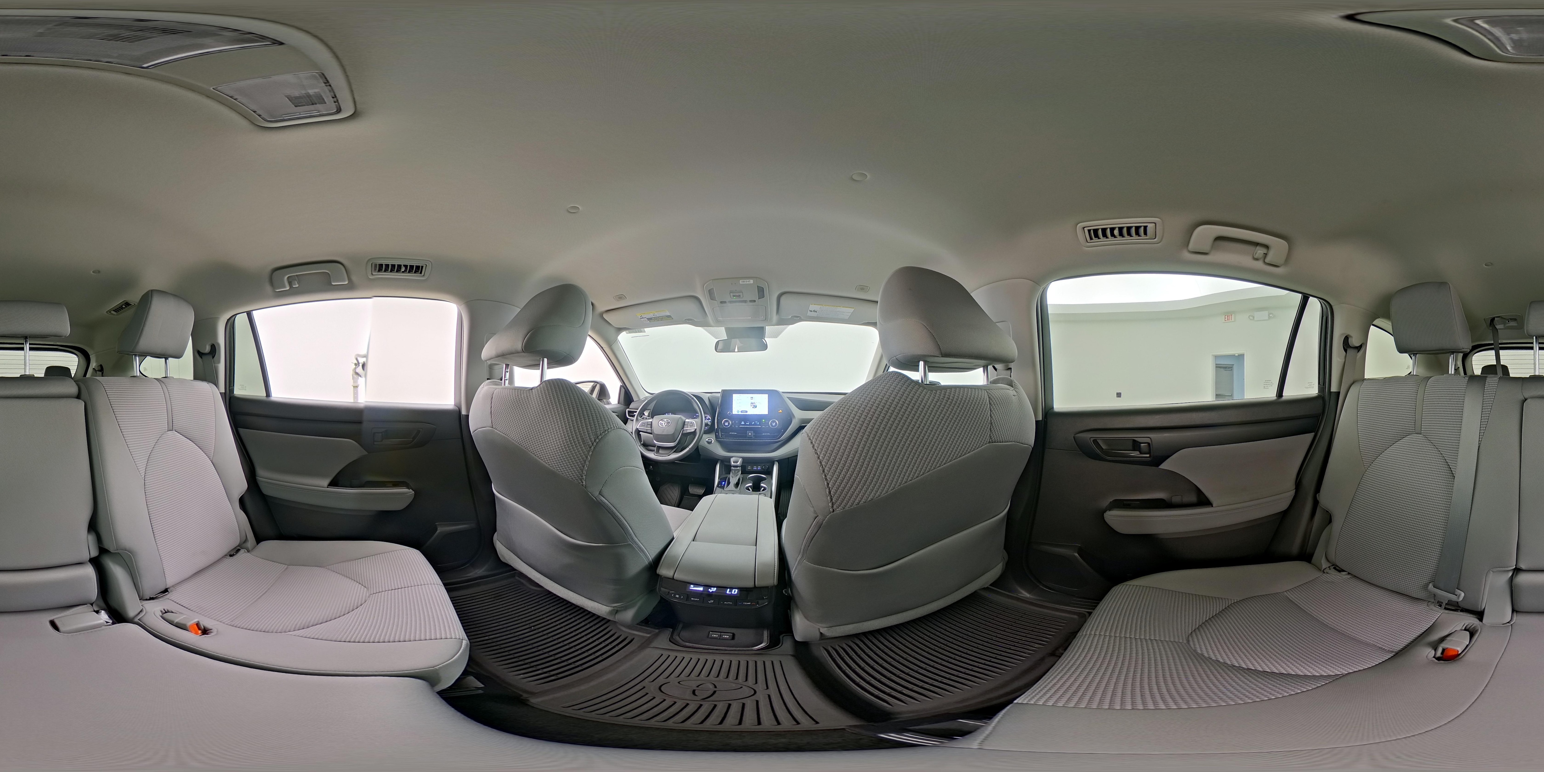 2023 Toyota Highlander LE - Photo 25