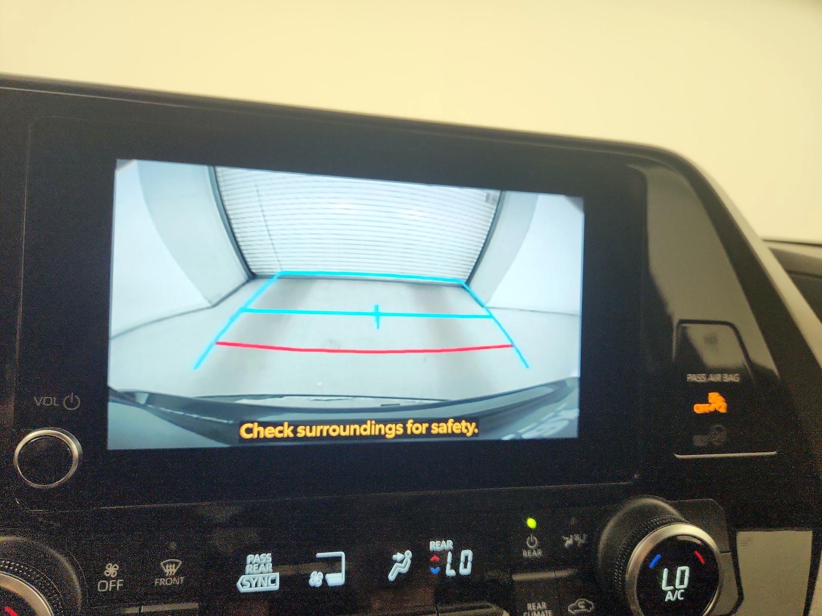 2023 Toyota Highlander LE - Photo 13