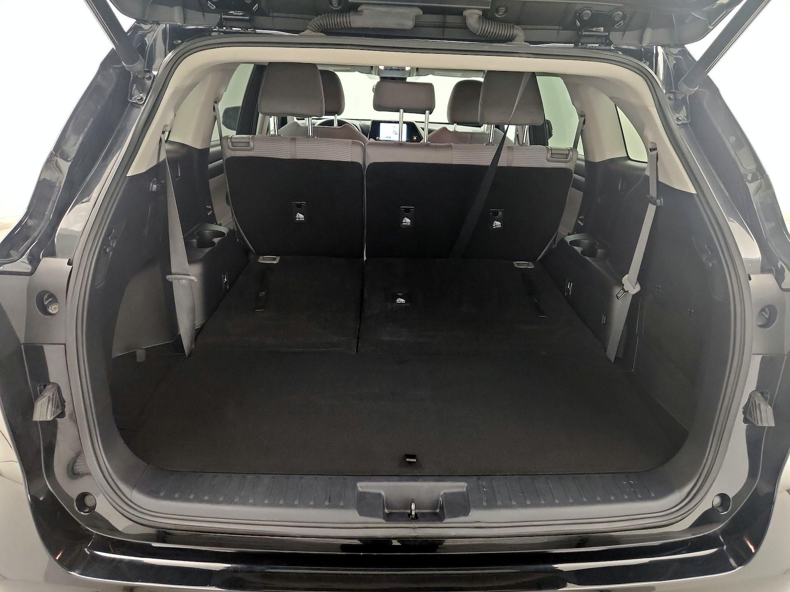 2023 Toyota Highlander LE - Photo 21