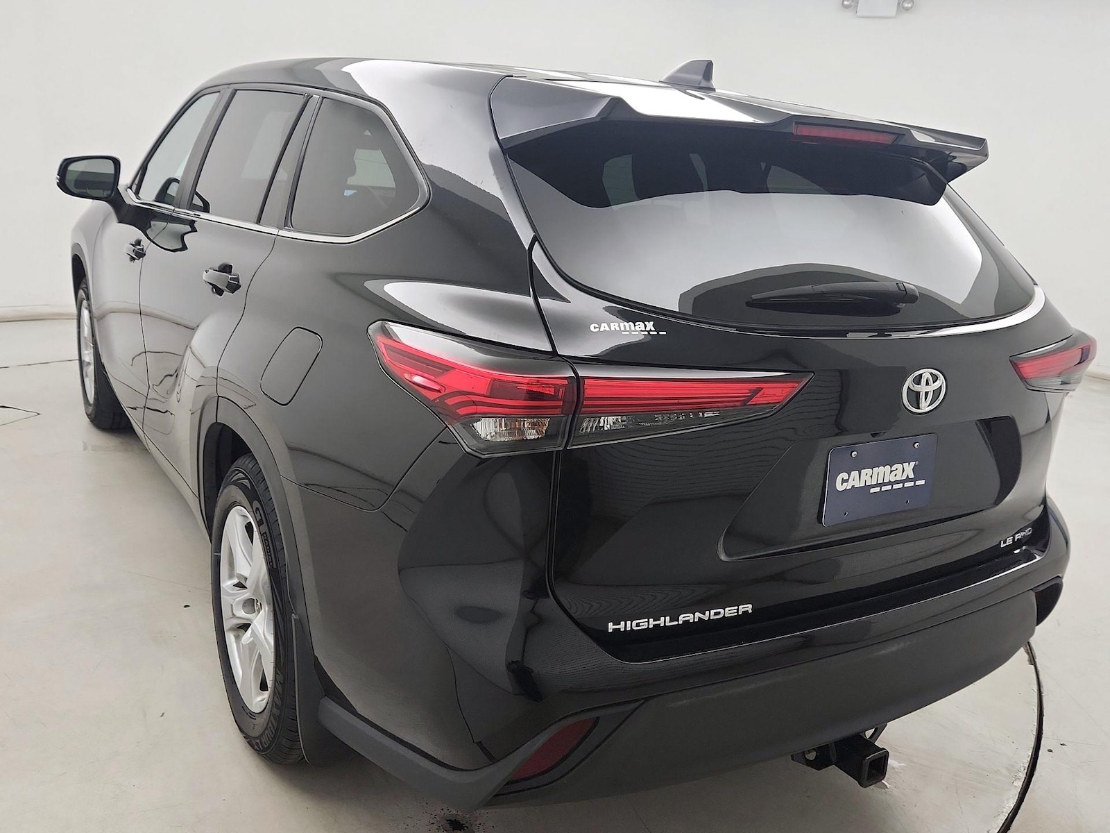 2023 Toyota Highlander LE - Photo 7