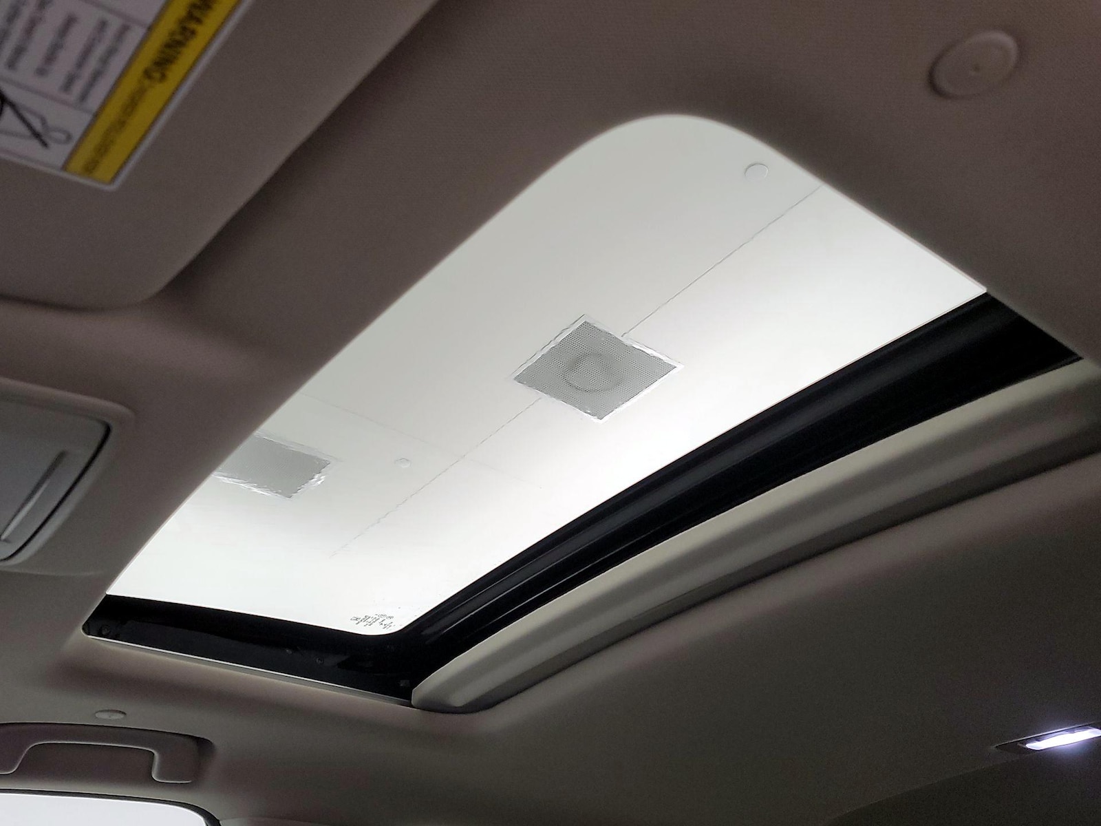 Sunroof(s) & Overhead Airbags
