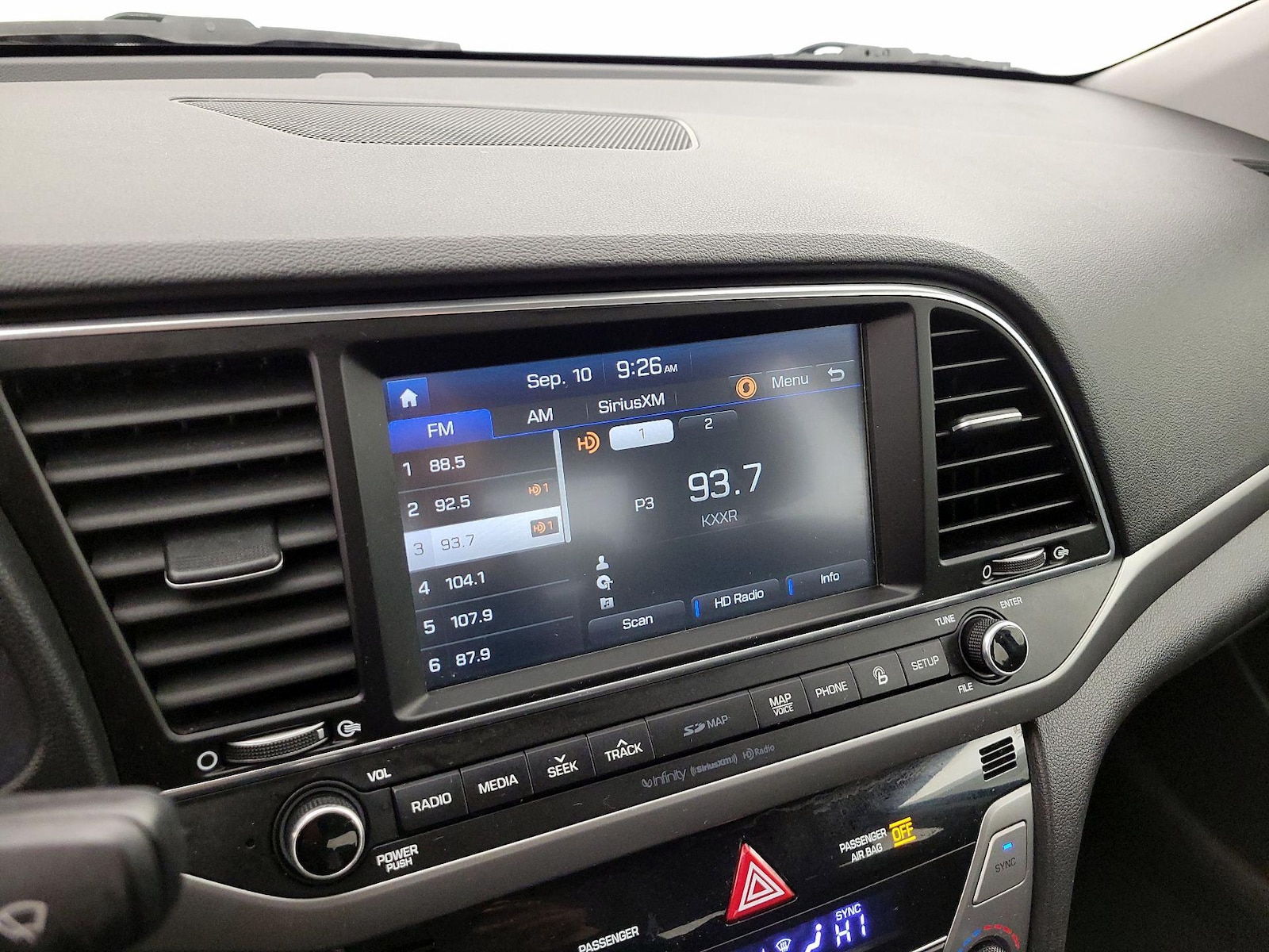 2017 Hyundai Elantra Limited - Photo 16