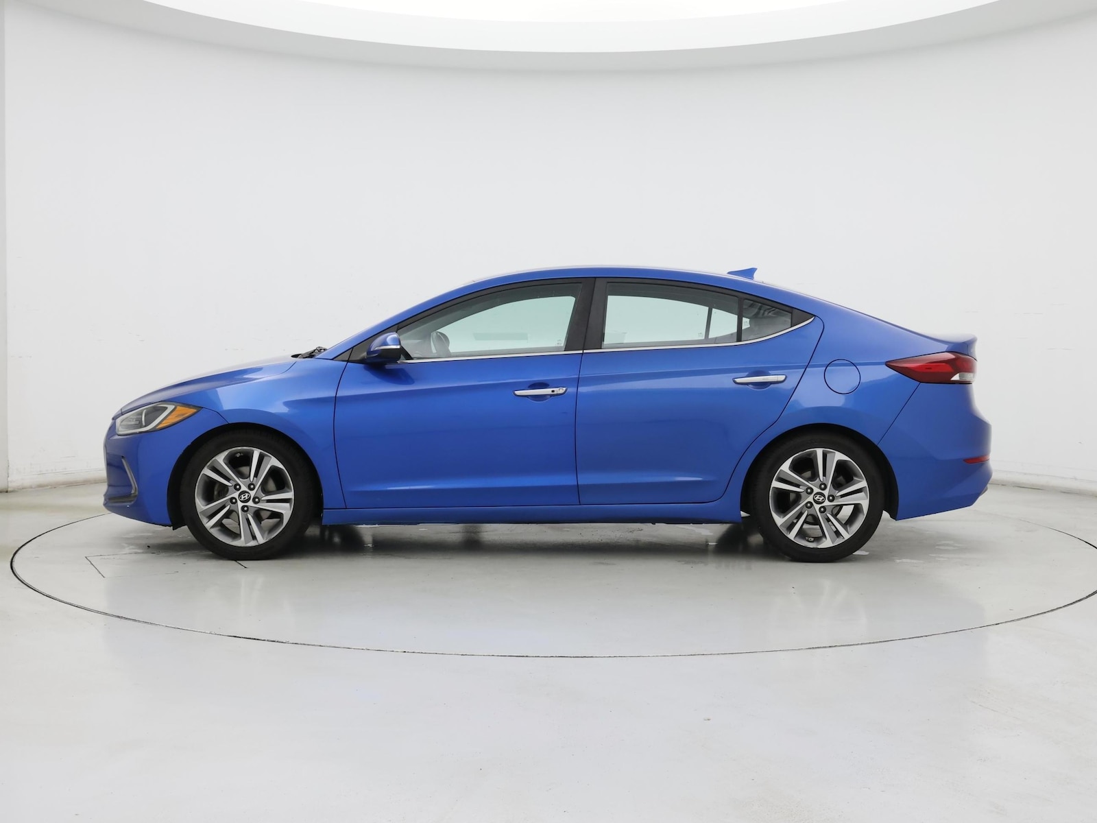 2017 Hyundai Elantra Limited - Photo 4