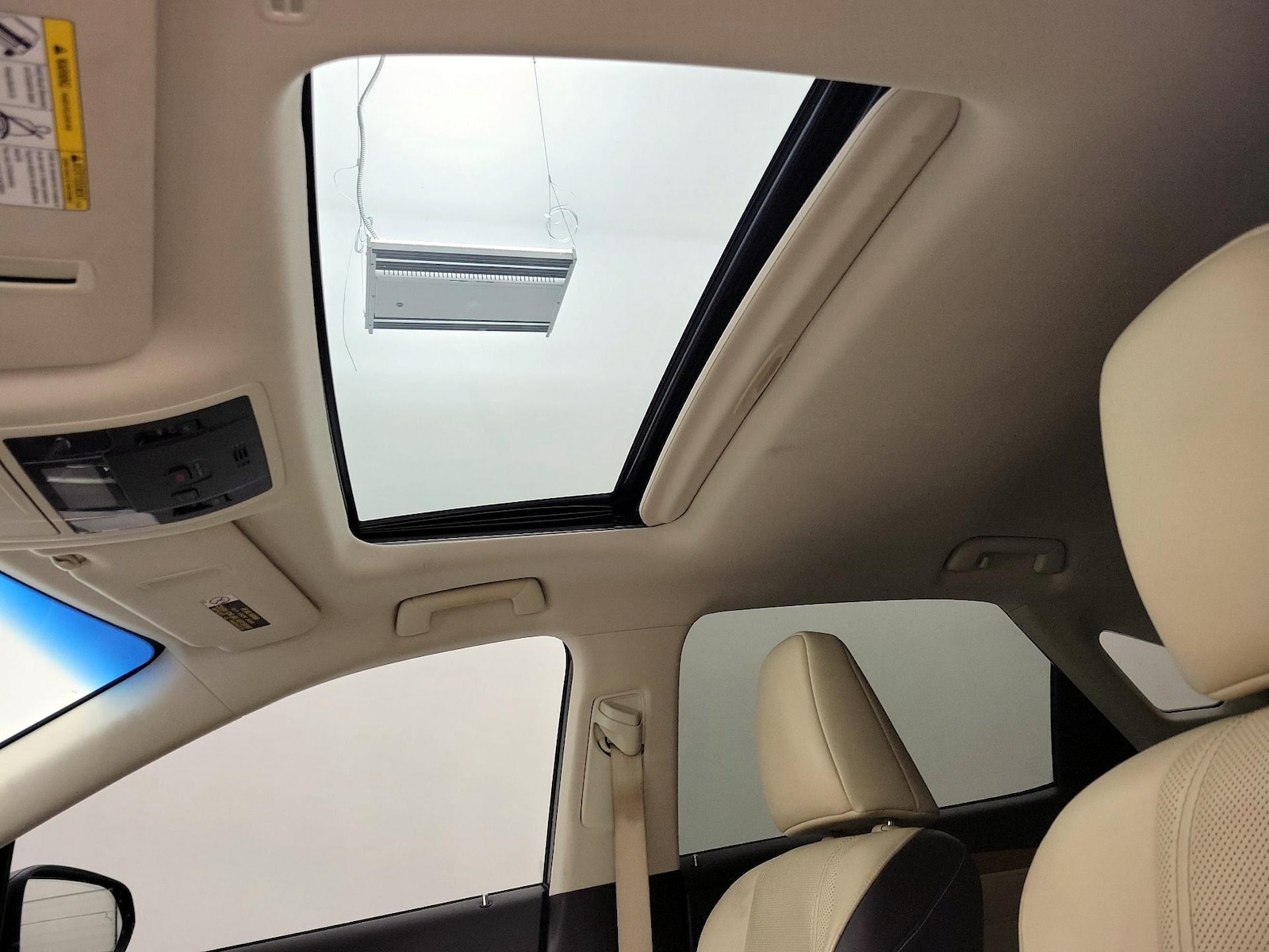 Sunroof(s) & Overhead Airbags