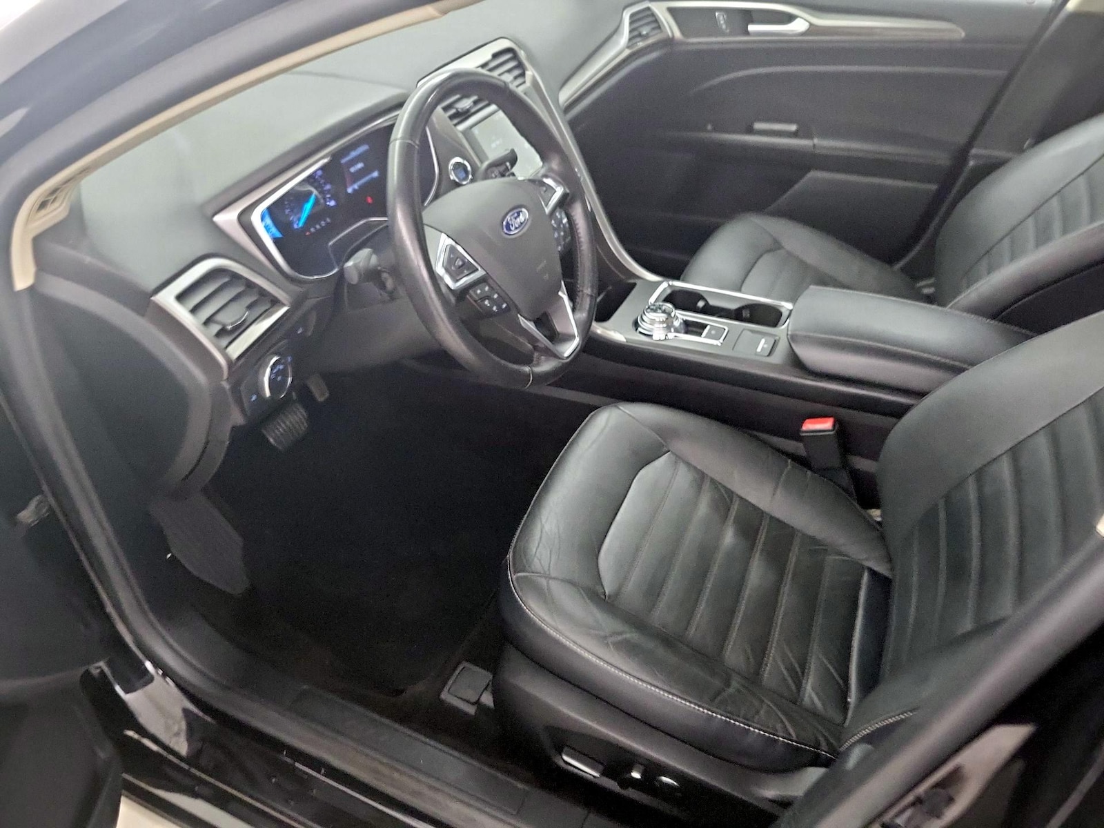 2018 Ford Fusion SE - Photo 12
