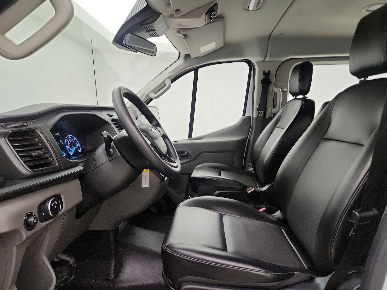 2020 Ford Transit Passenger Van XL - Photo 12