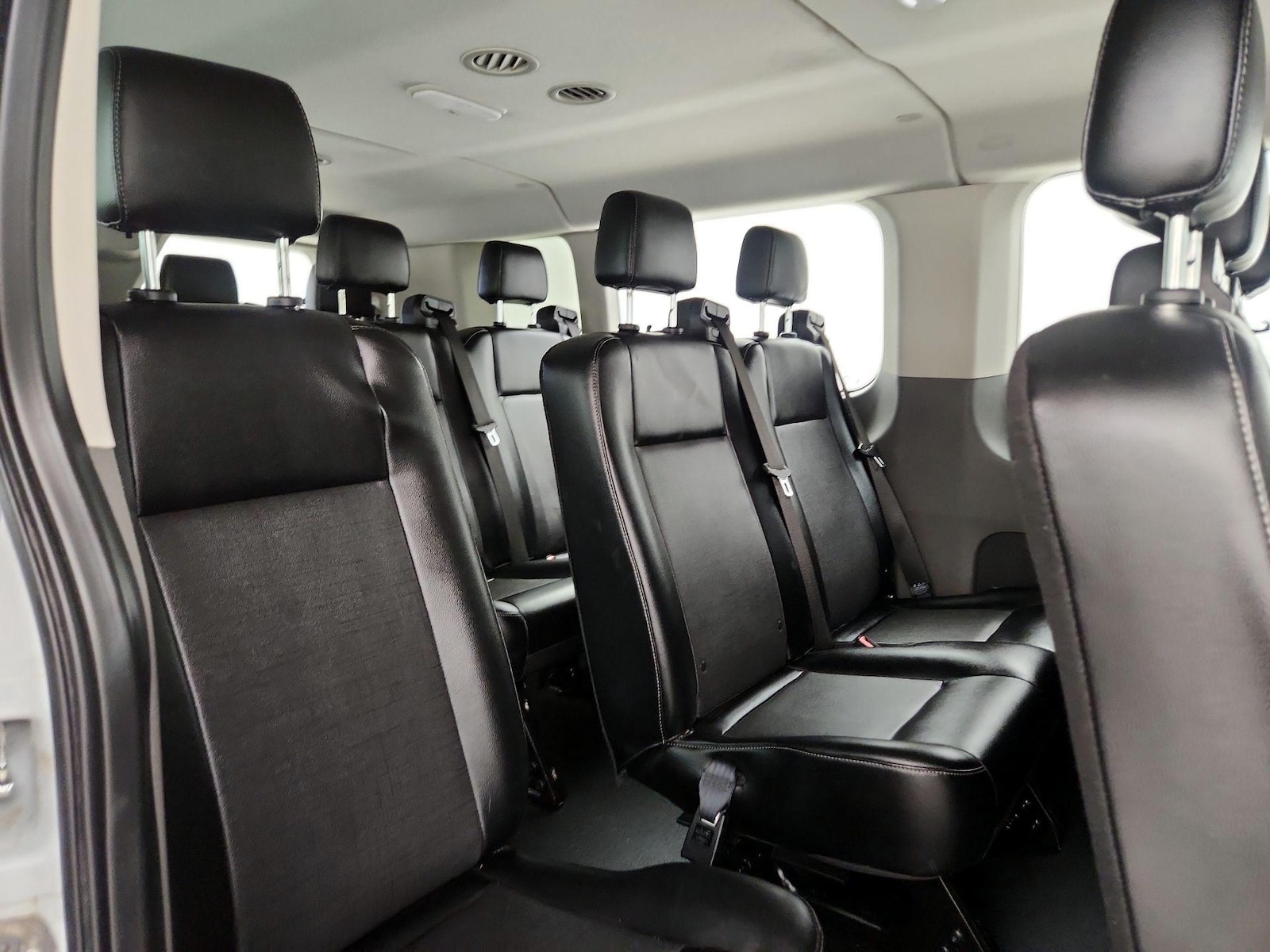 2020 Ford Transit Passenger Van XL - Photo 21
