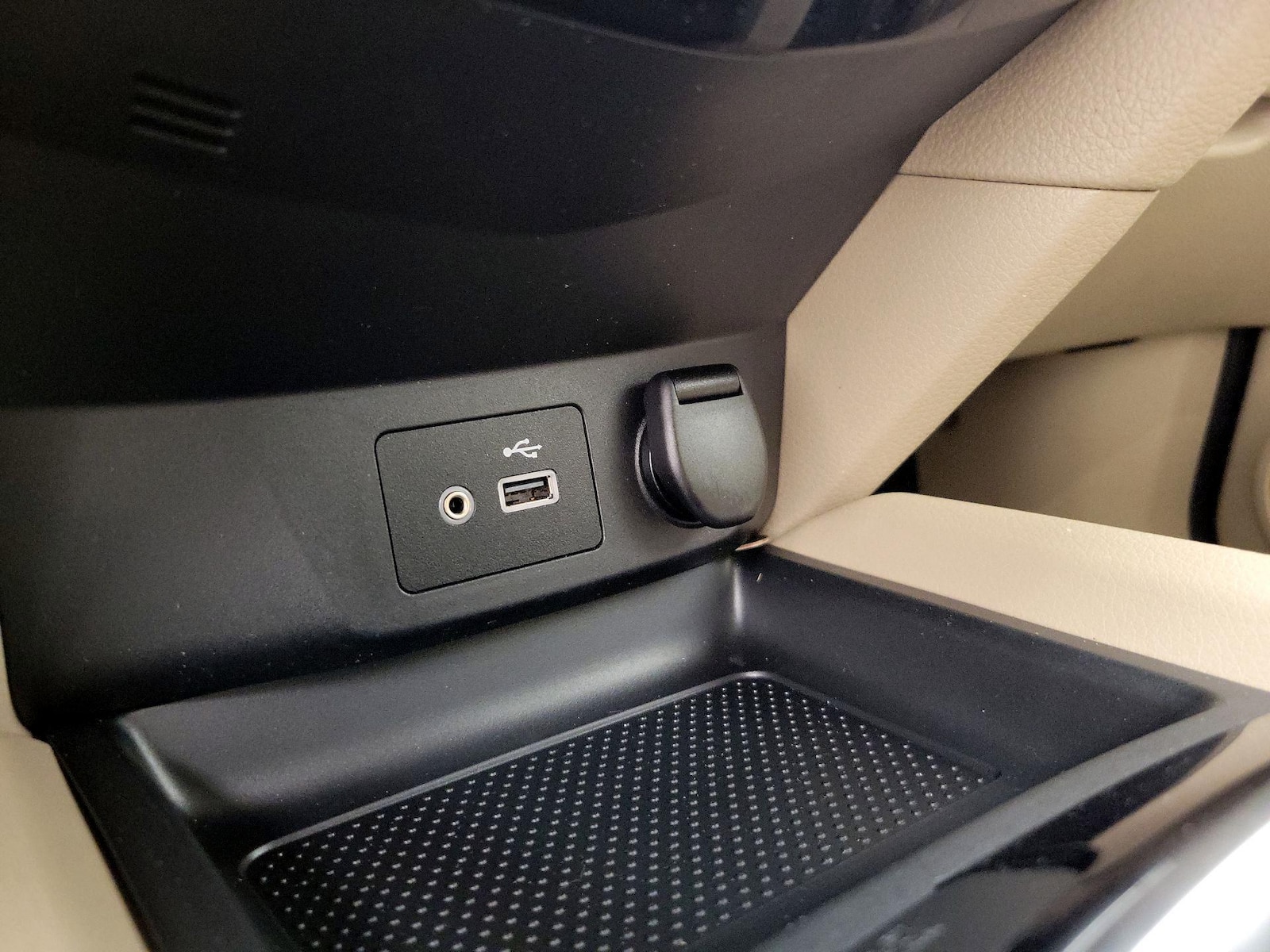 2019 Nissan Rogue SV - Photo 19