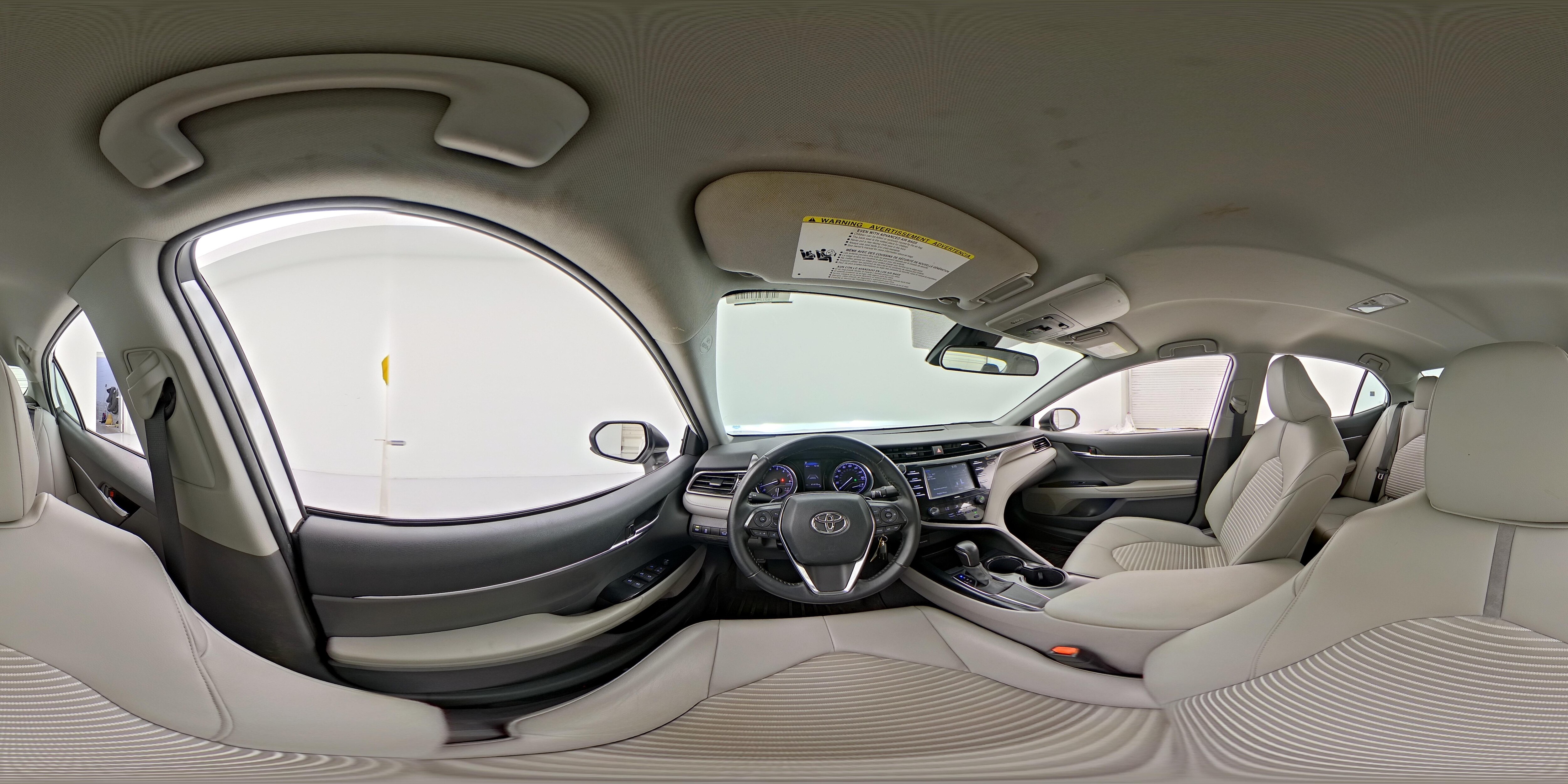 2020 Toyota Camry SE - Photo 26