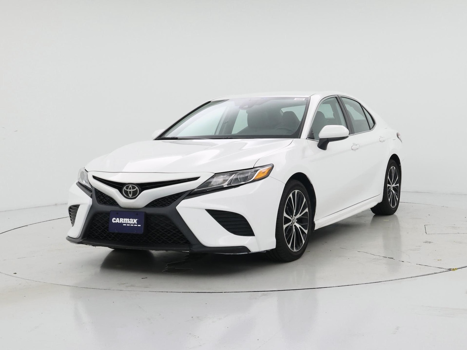 2020 Toyota Camry SE - Photo 5