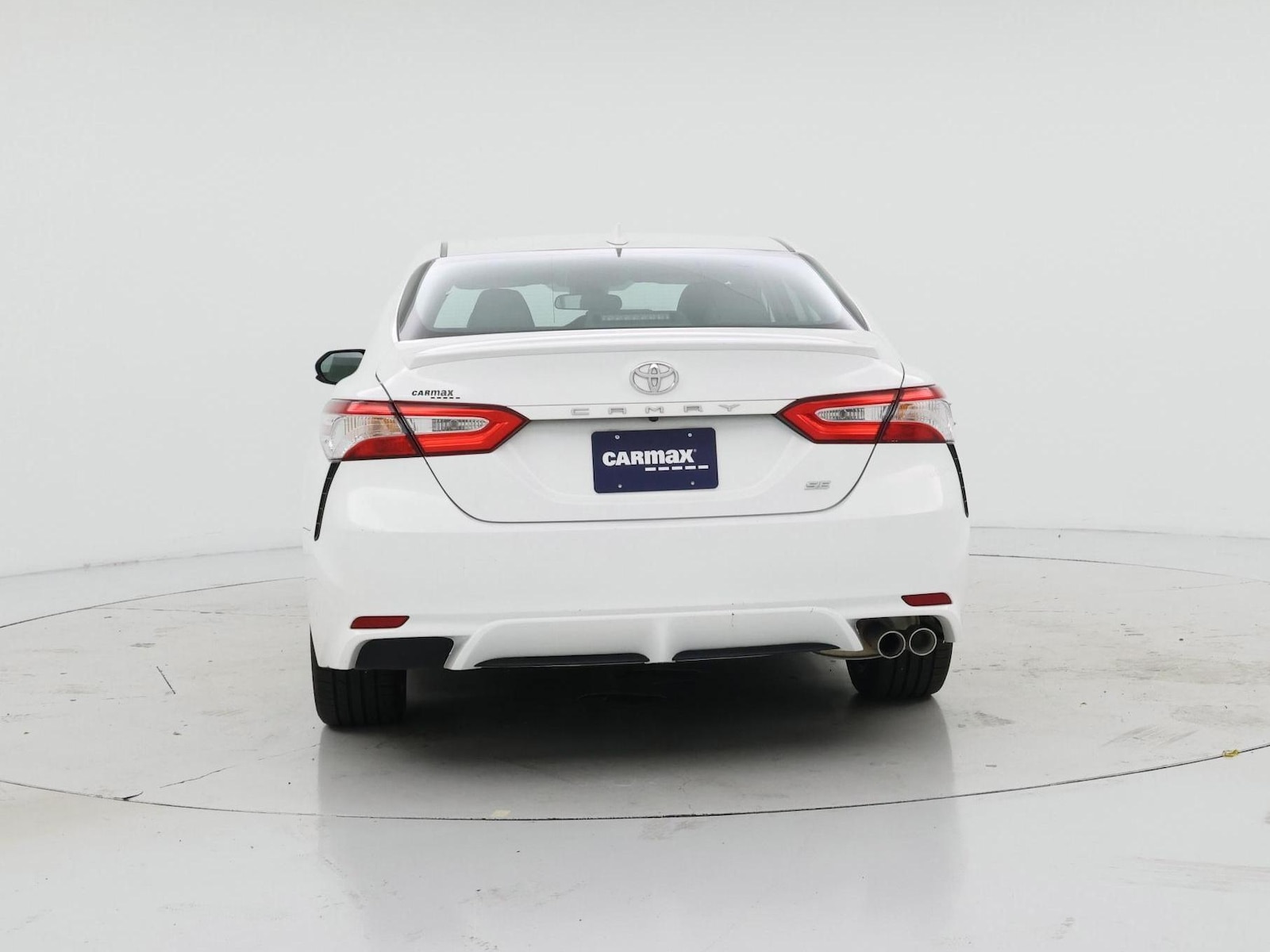 2020 Toyota Camry SE - Photo 7