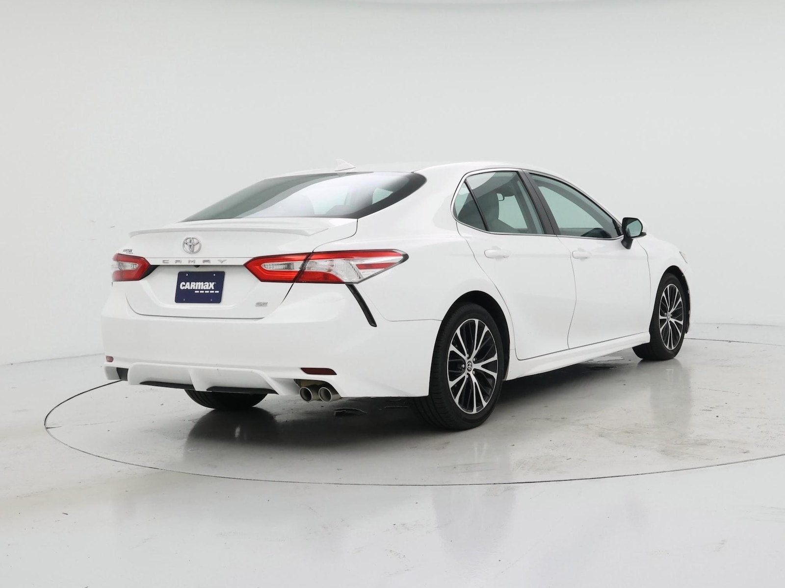 2020 Toyota Camry SE - Photo 9