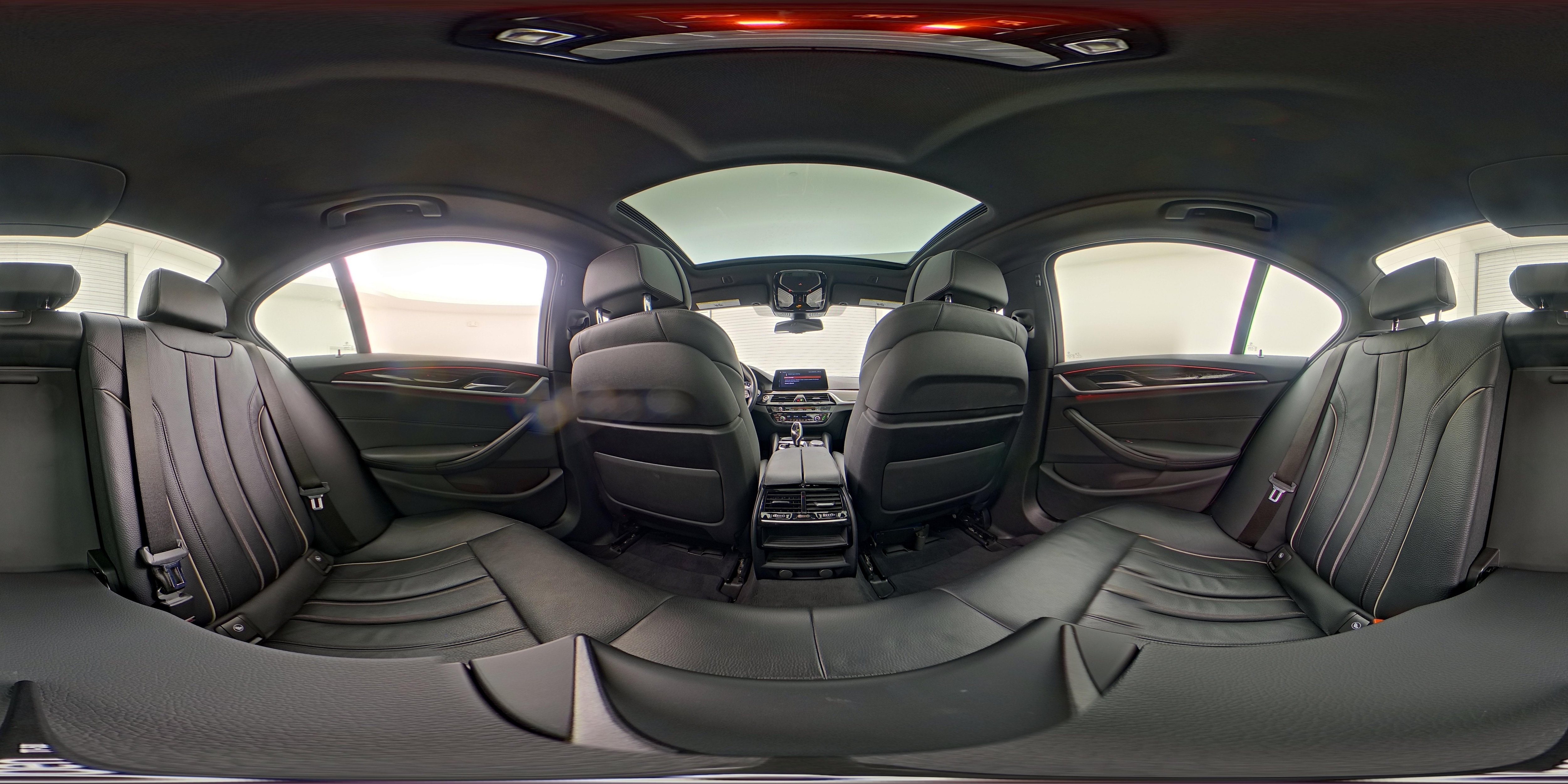 2019 BMW 5 Series 530e - Photo 27