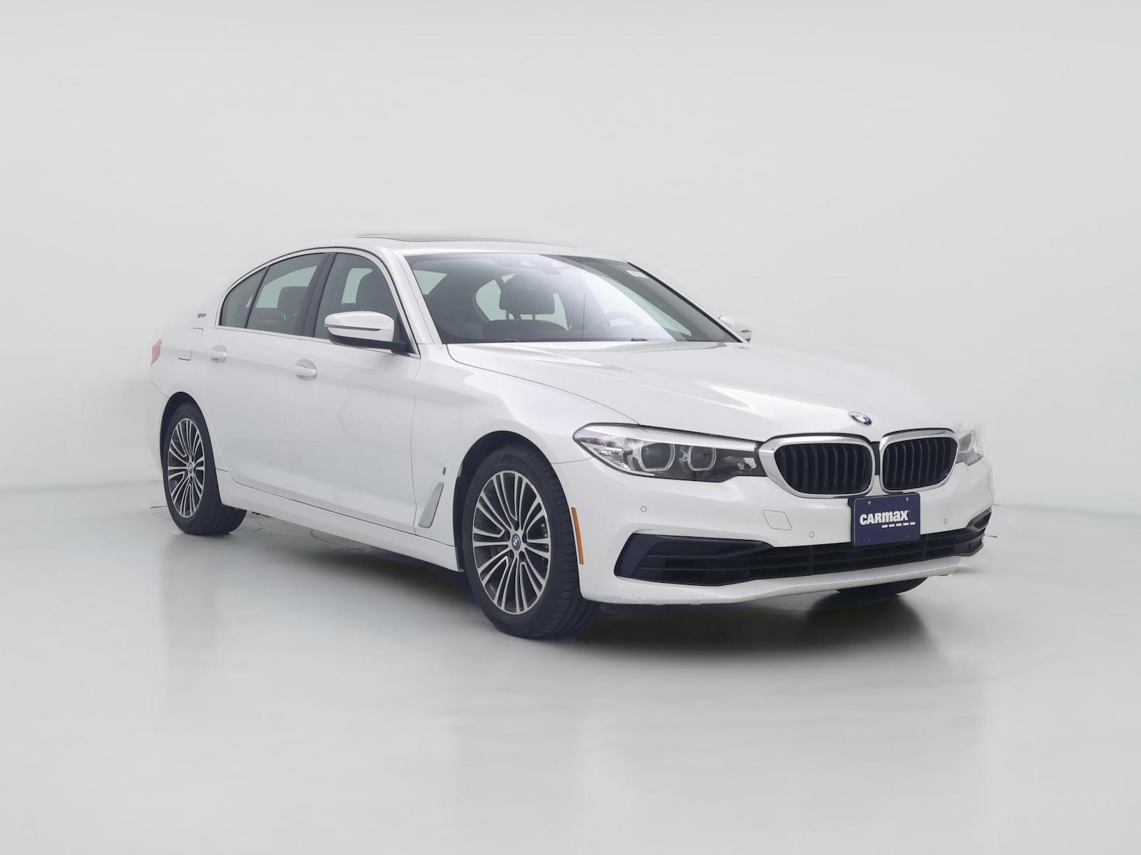 2019 BMW 5 Series 530e - Photo 1