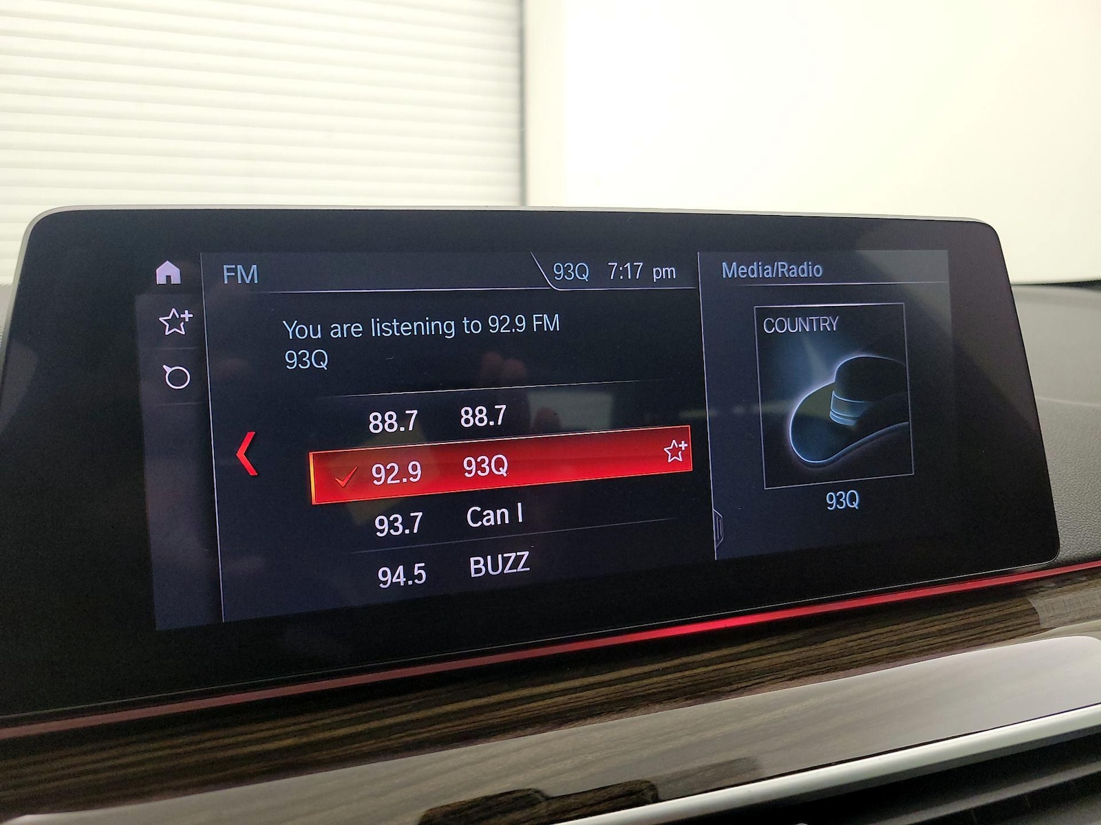 2019 BMW 5 Series 530e - Photo 17