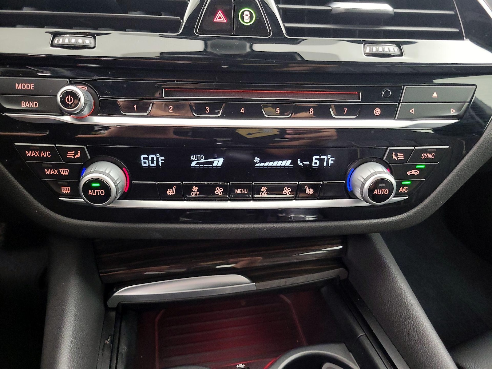 2019 BMW 5 Series 530e - Photo 18