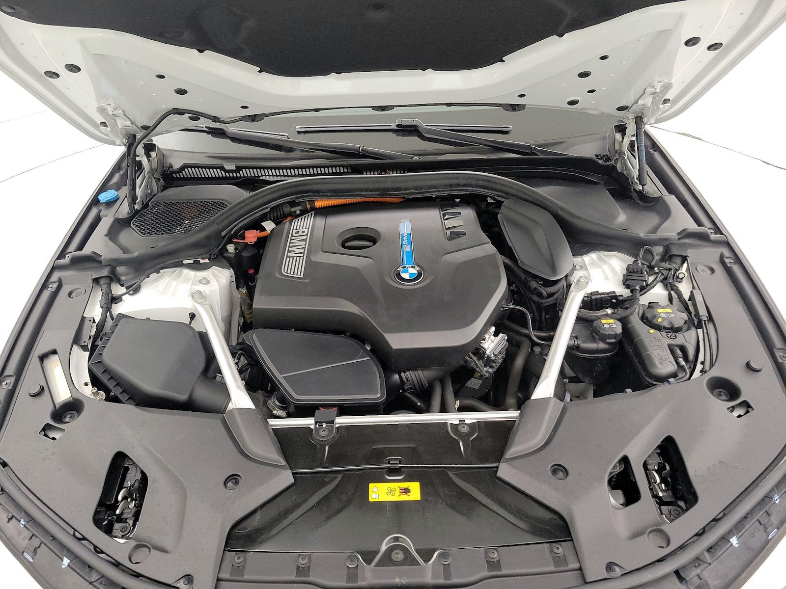 2019 BMW 5 Series 530e - Photo 24
