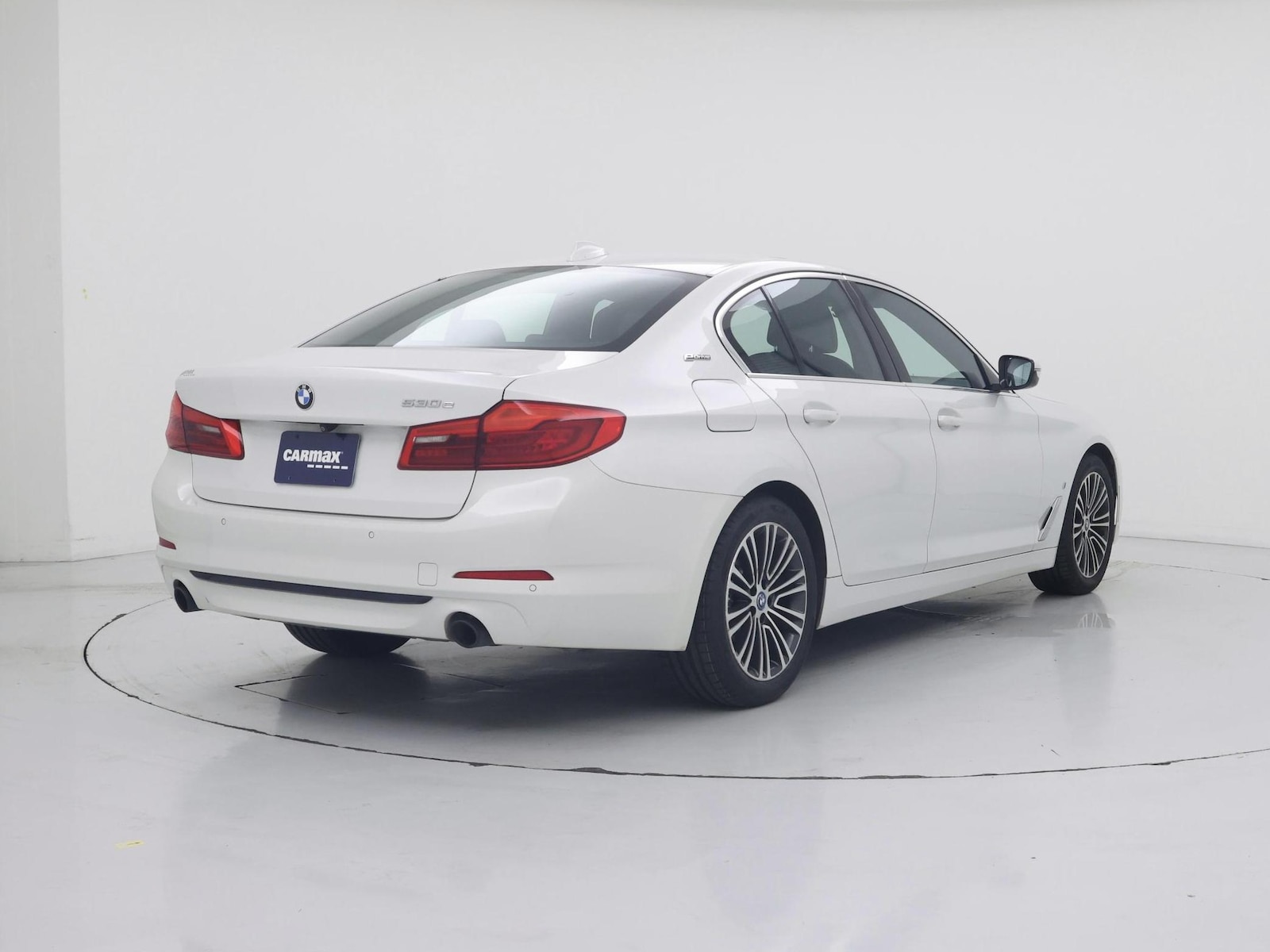 2019 BMW 5 Series 530e - Photo 9