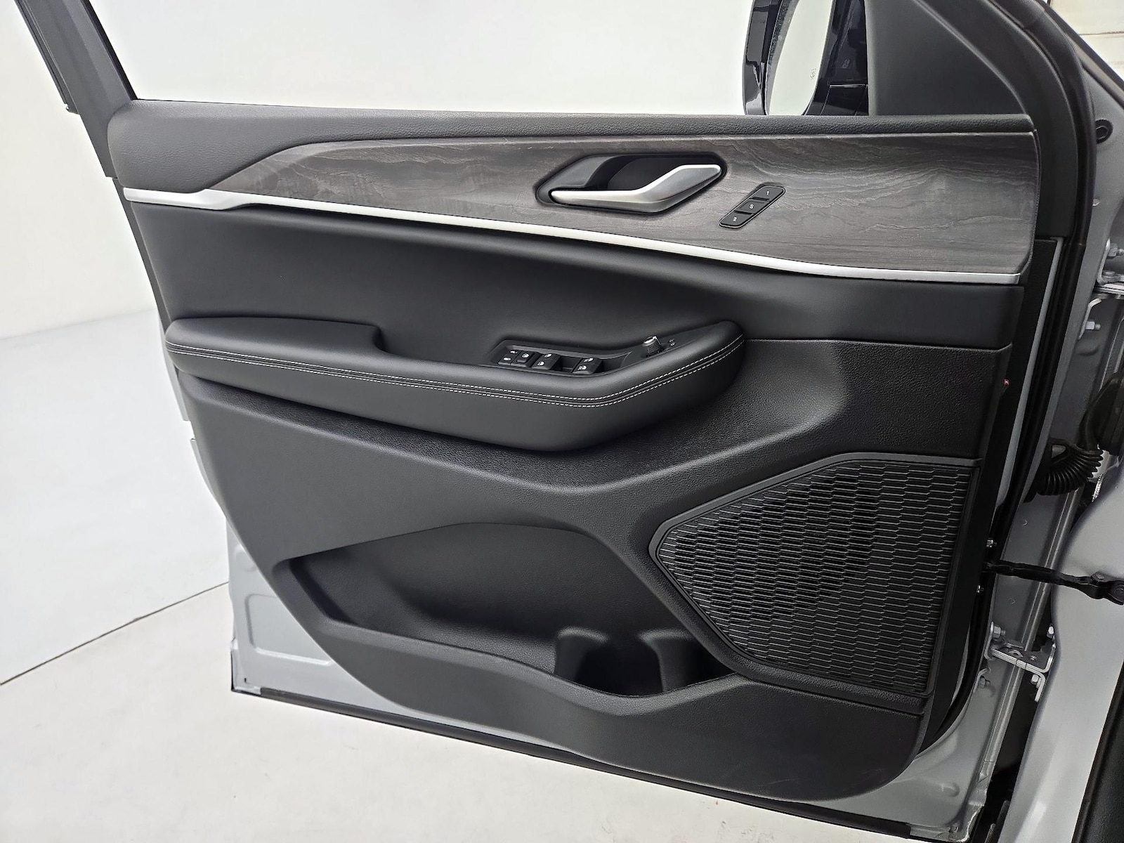 2025 Jeep Grand Cherokee Limited - Photo 13