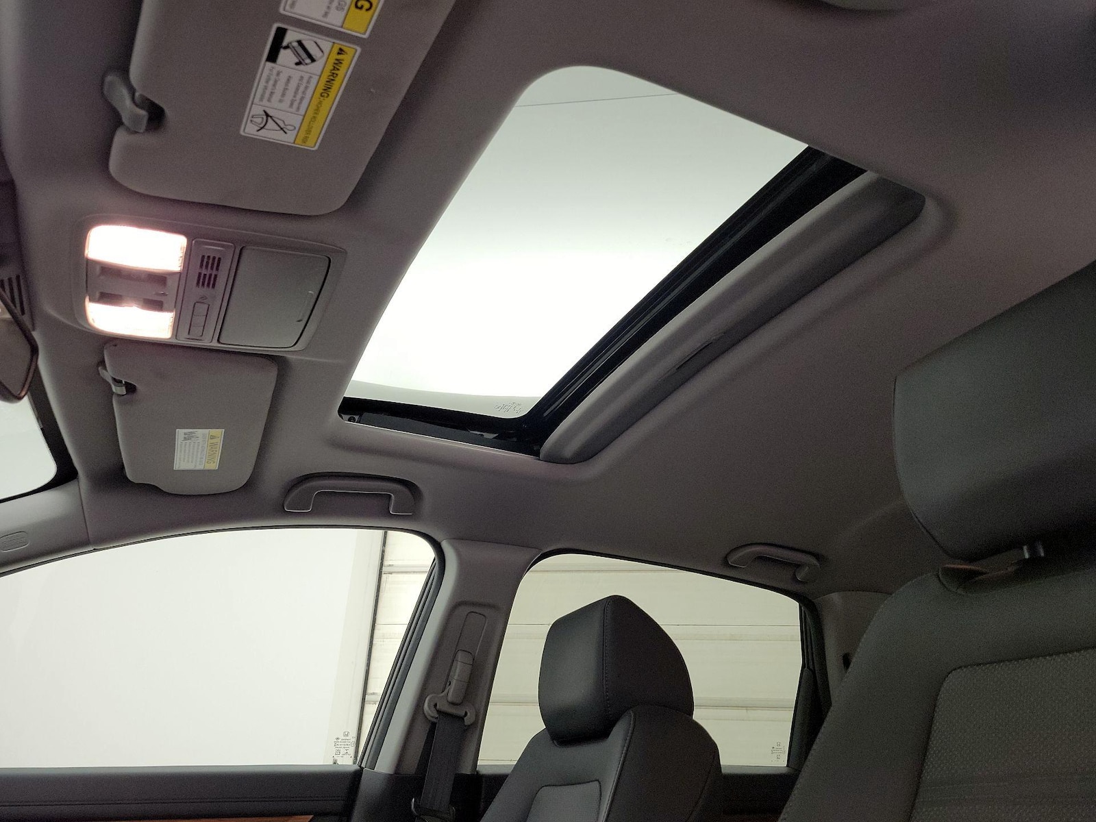 Sunroof(s) & Overhead Airbags