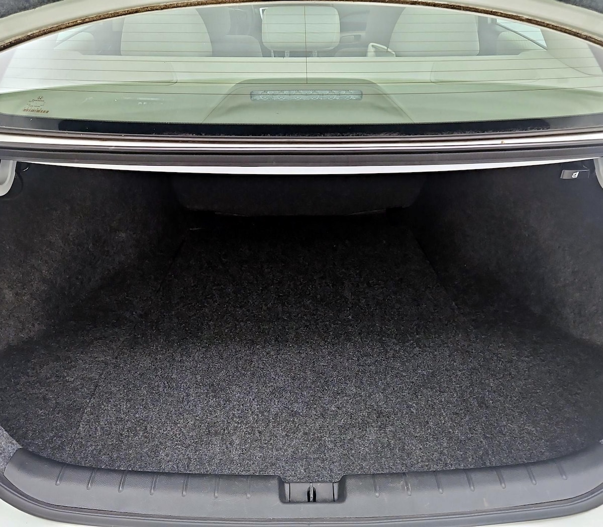 Trunk/Cargo (Seats Up)