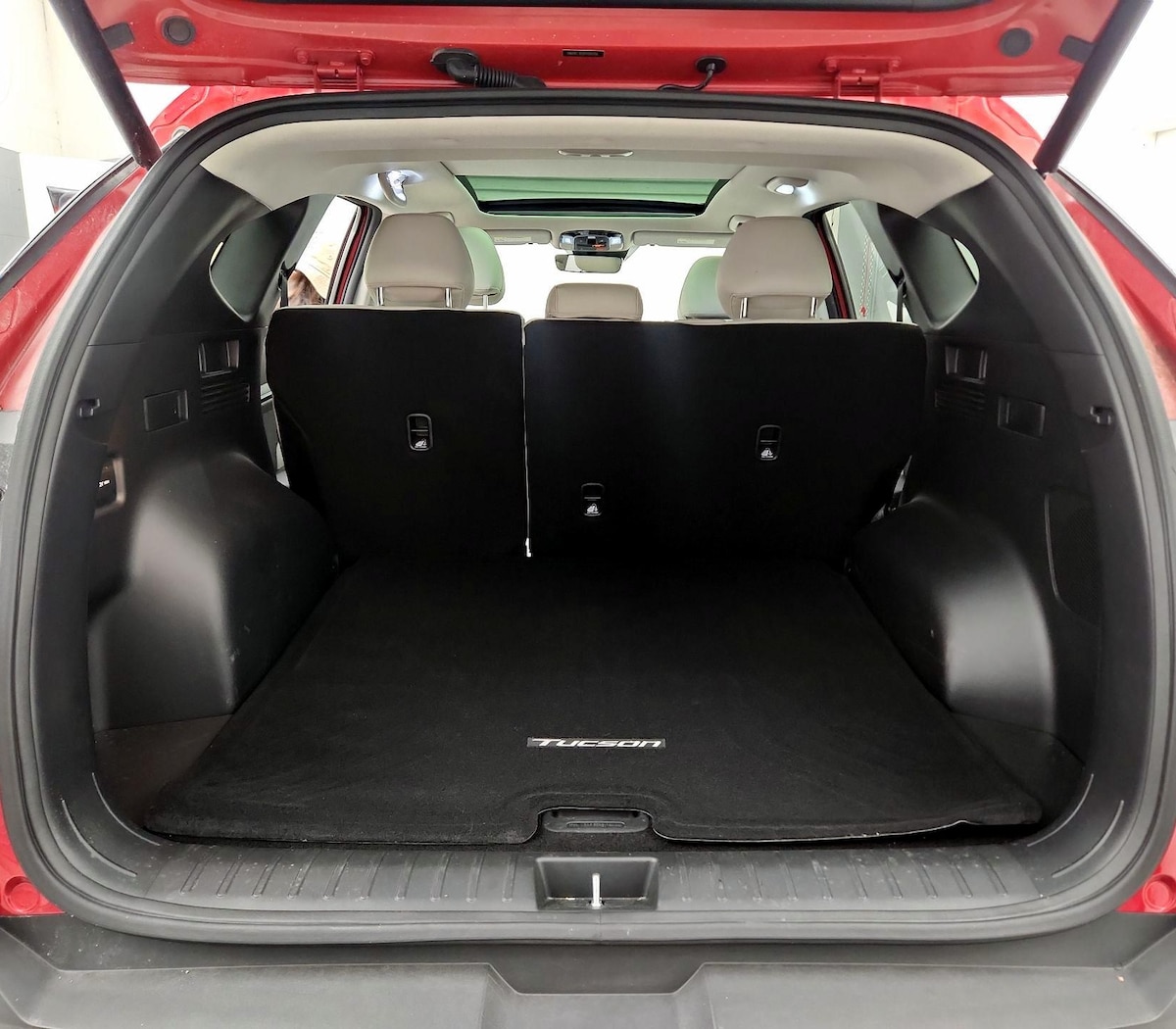 Trunk/Cargo (Seats Up)