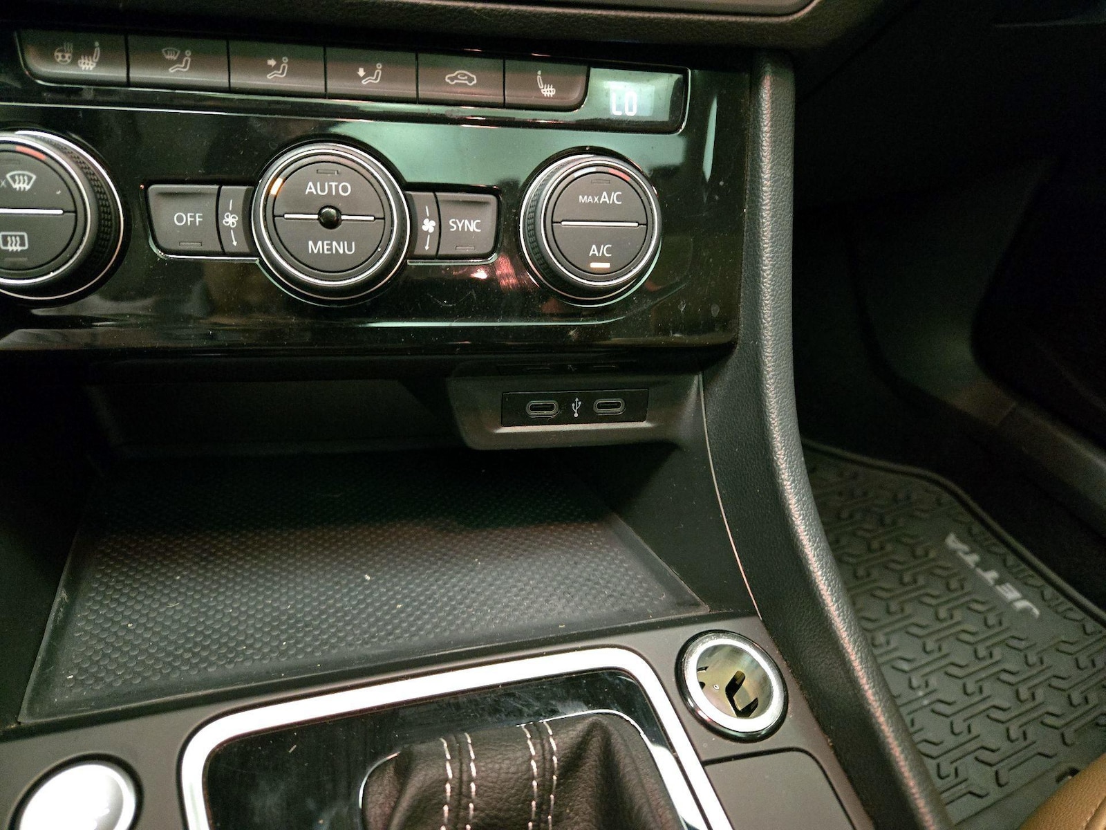 2021 Volkswagen Jetta SE - Photo 19