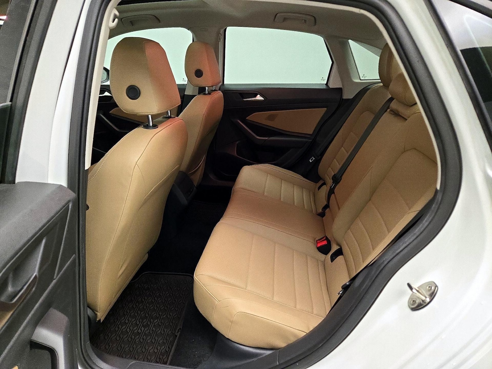 2021 Volkswagen Jetta SE - Photo 21