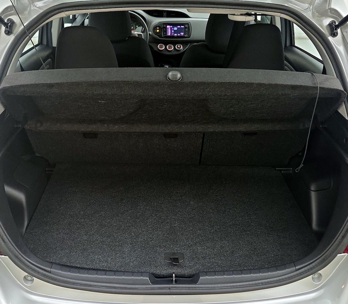 Trunk/Cargo (Seats Up)
