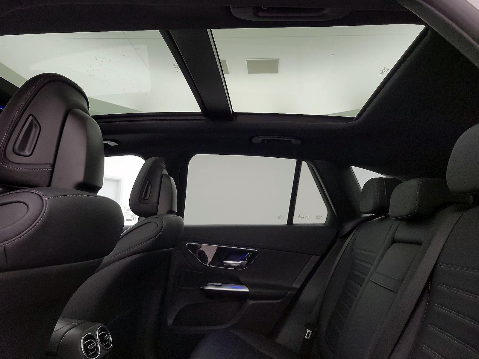 2023 Mercedes-Benz GLC GLC 300 - Photo 25