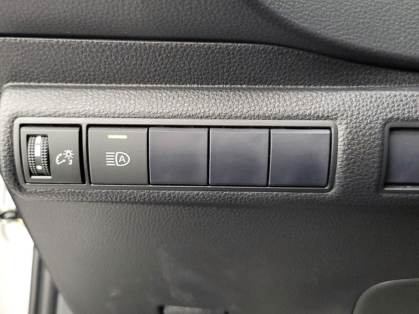 2021 Toyota Corolla LE - Photo 14