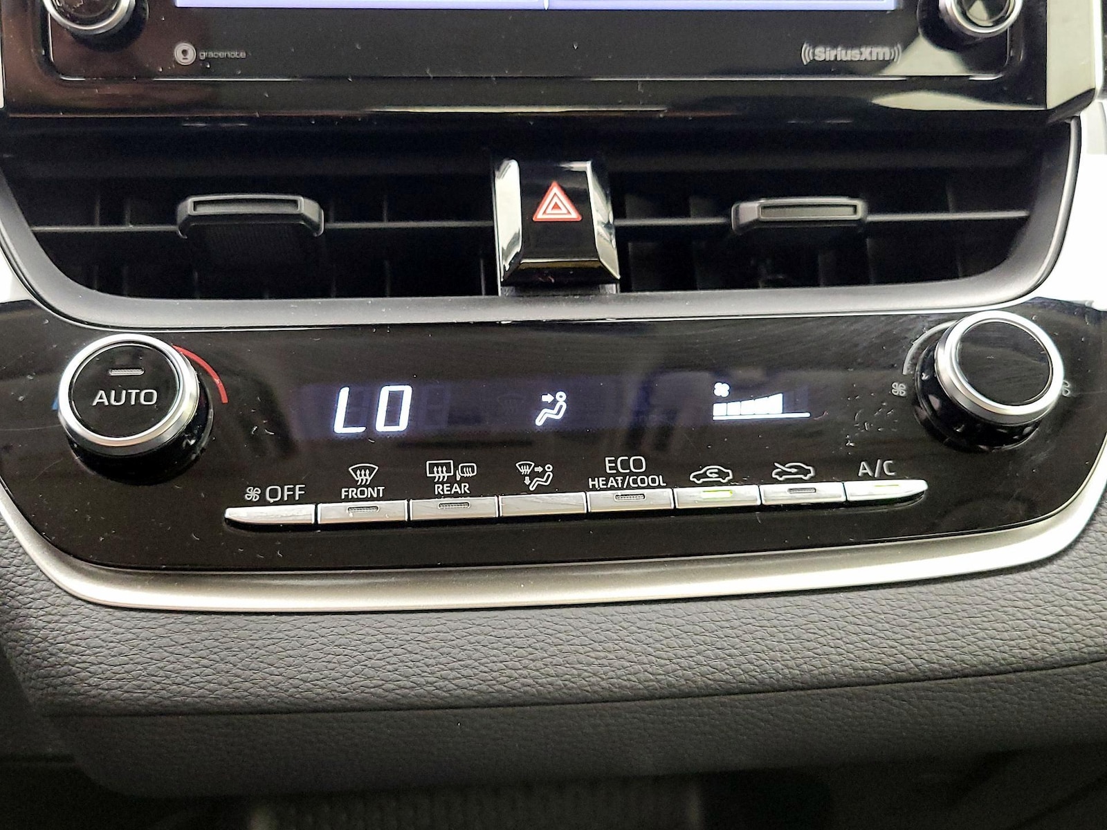 2021 Toyota Corolla LE - Photo 17