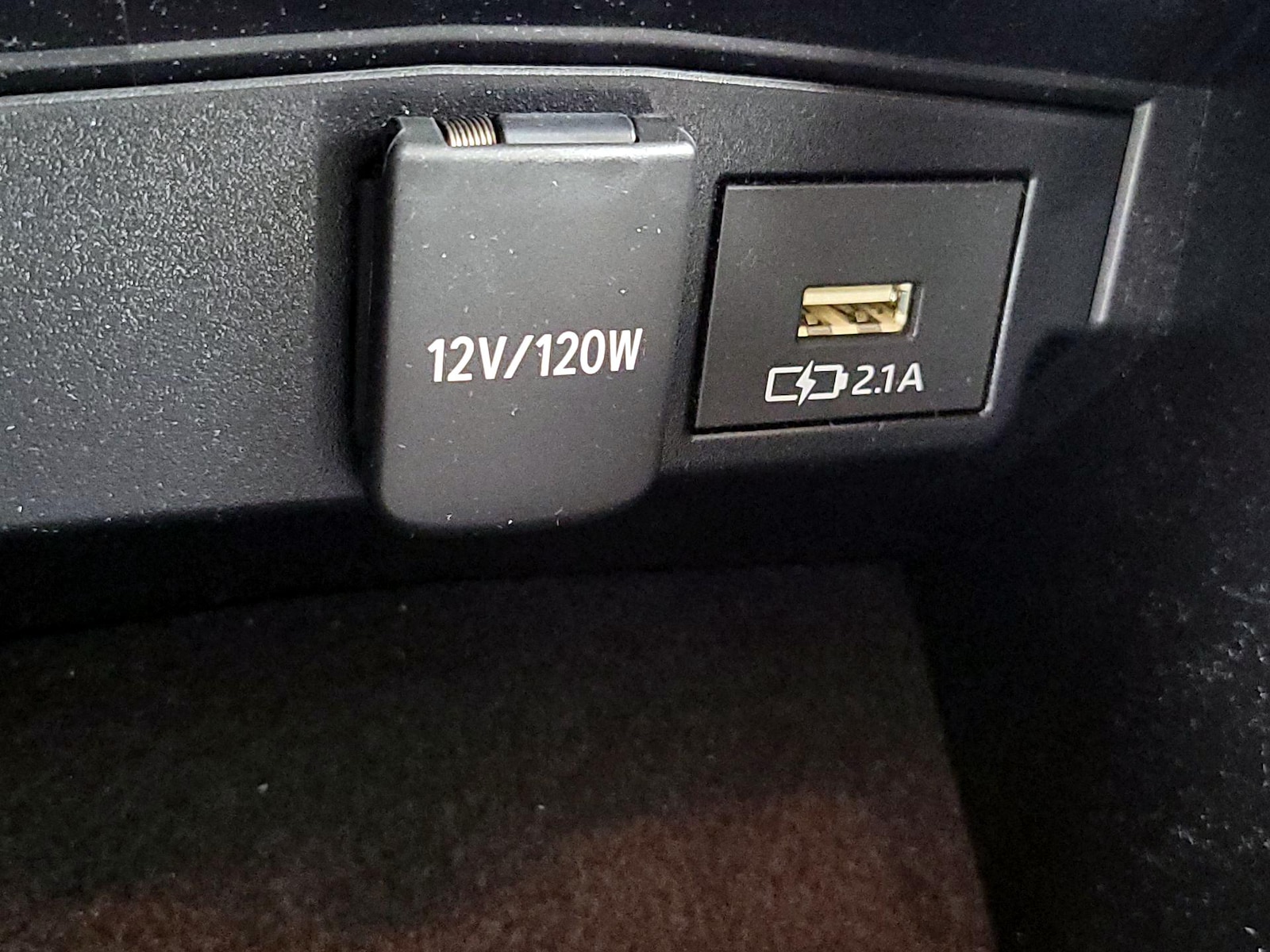 2021 Toyota Corolla LE - Photo 19