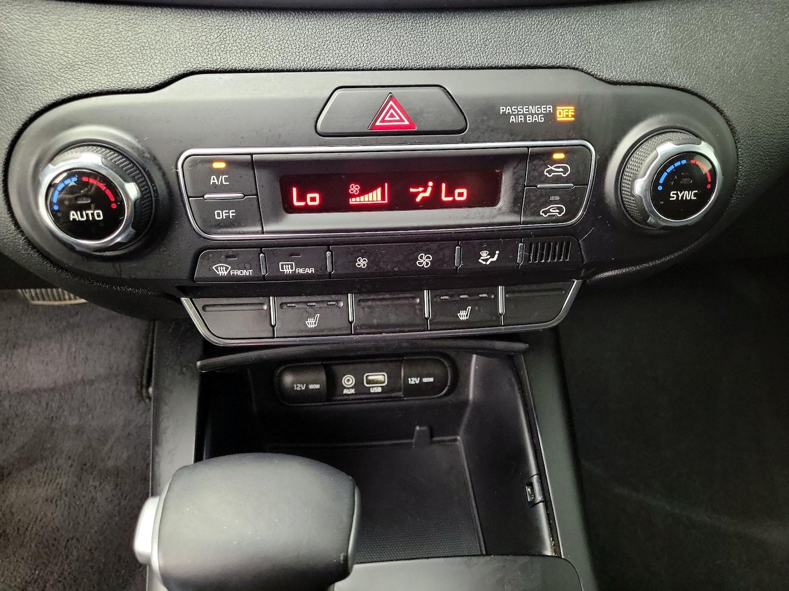2019 Kia Sorento LX - Photo 17